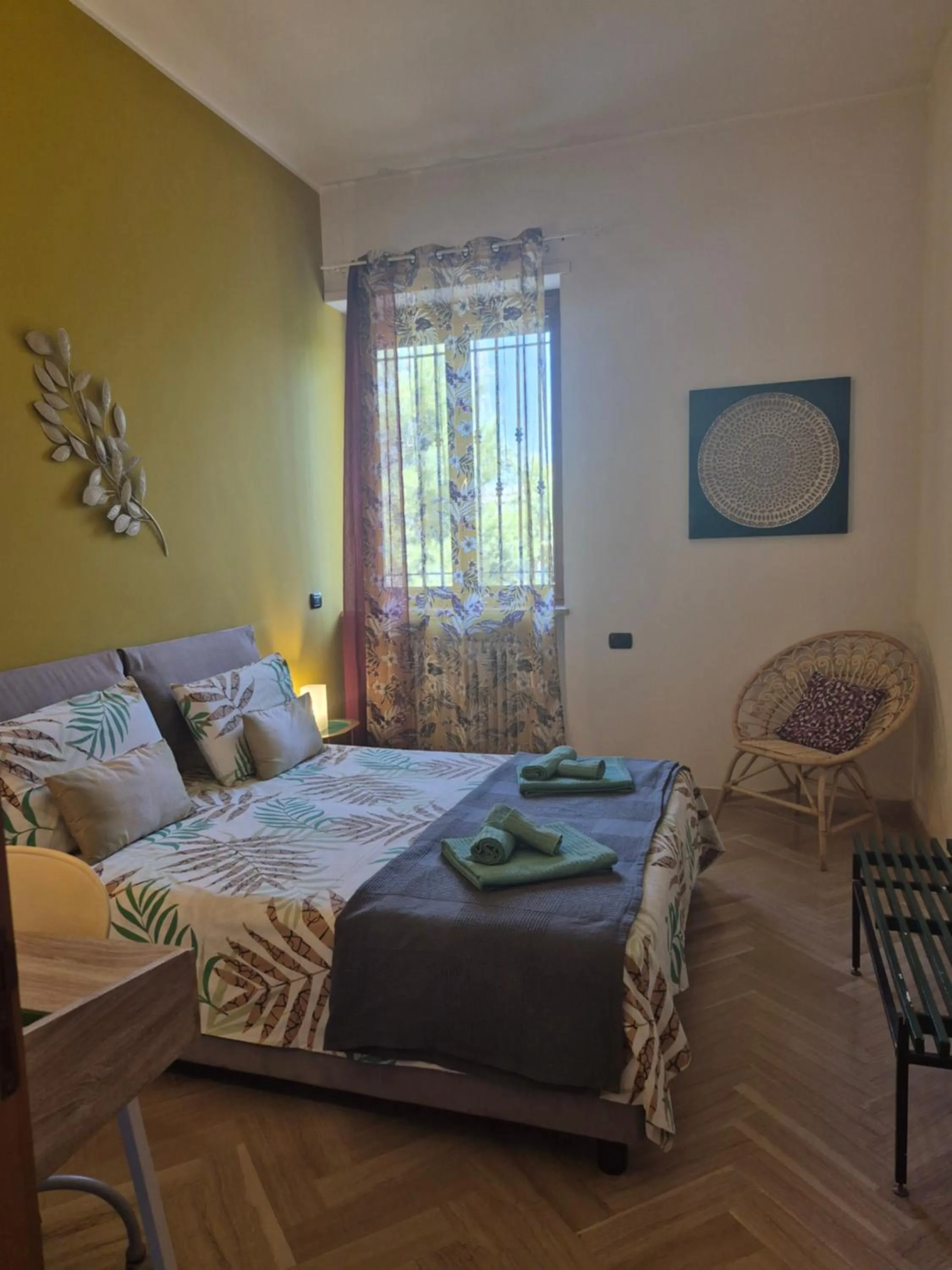 Bed in The Orange Groove