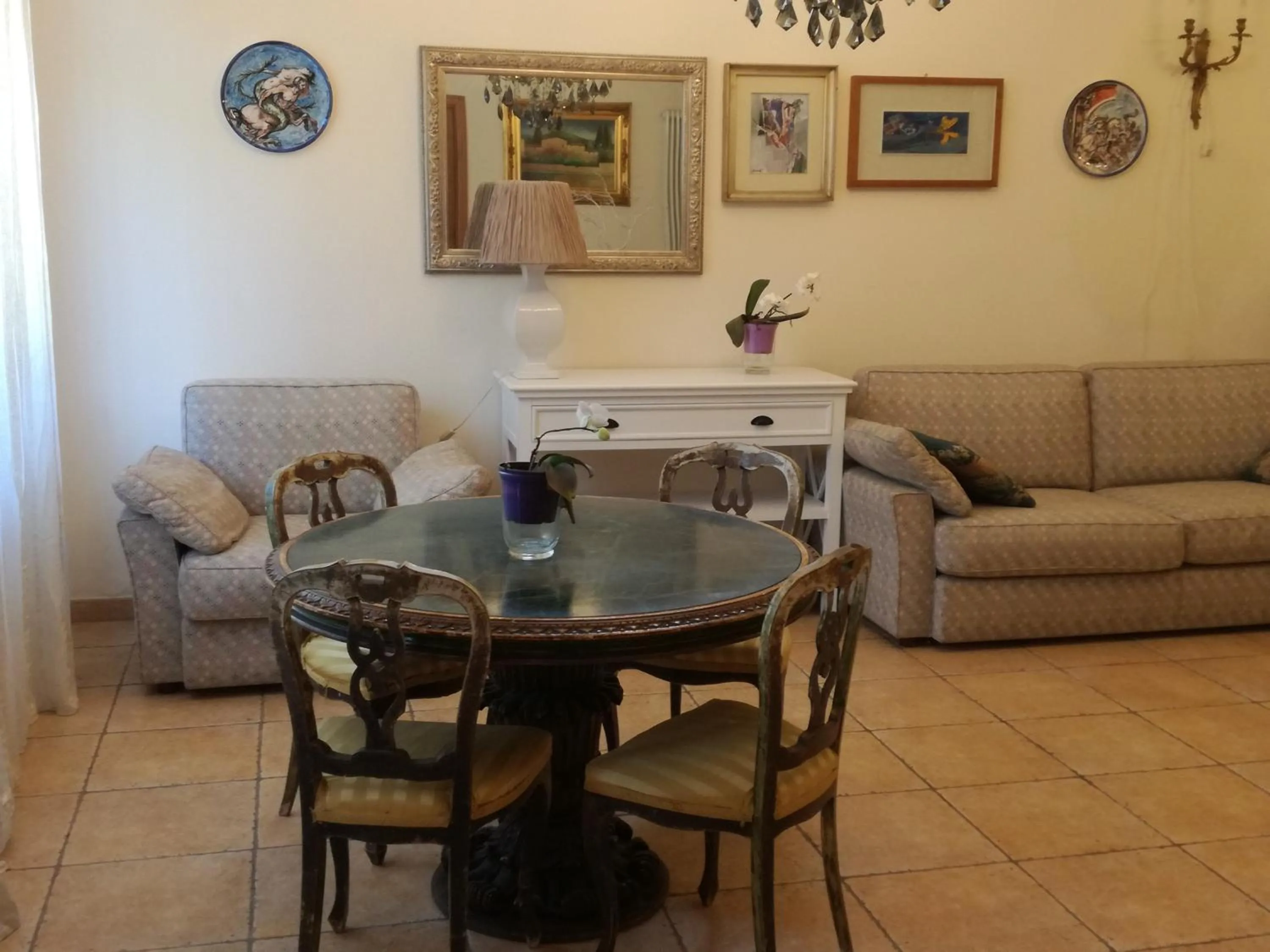 Internal: Not applicable to any particular room in The Orange Groove