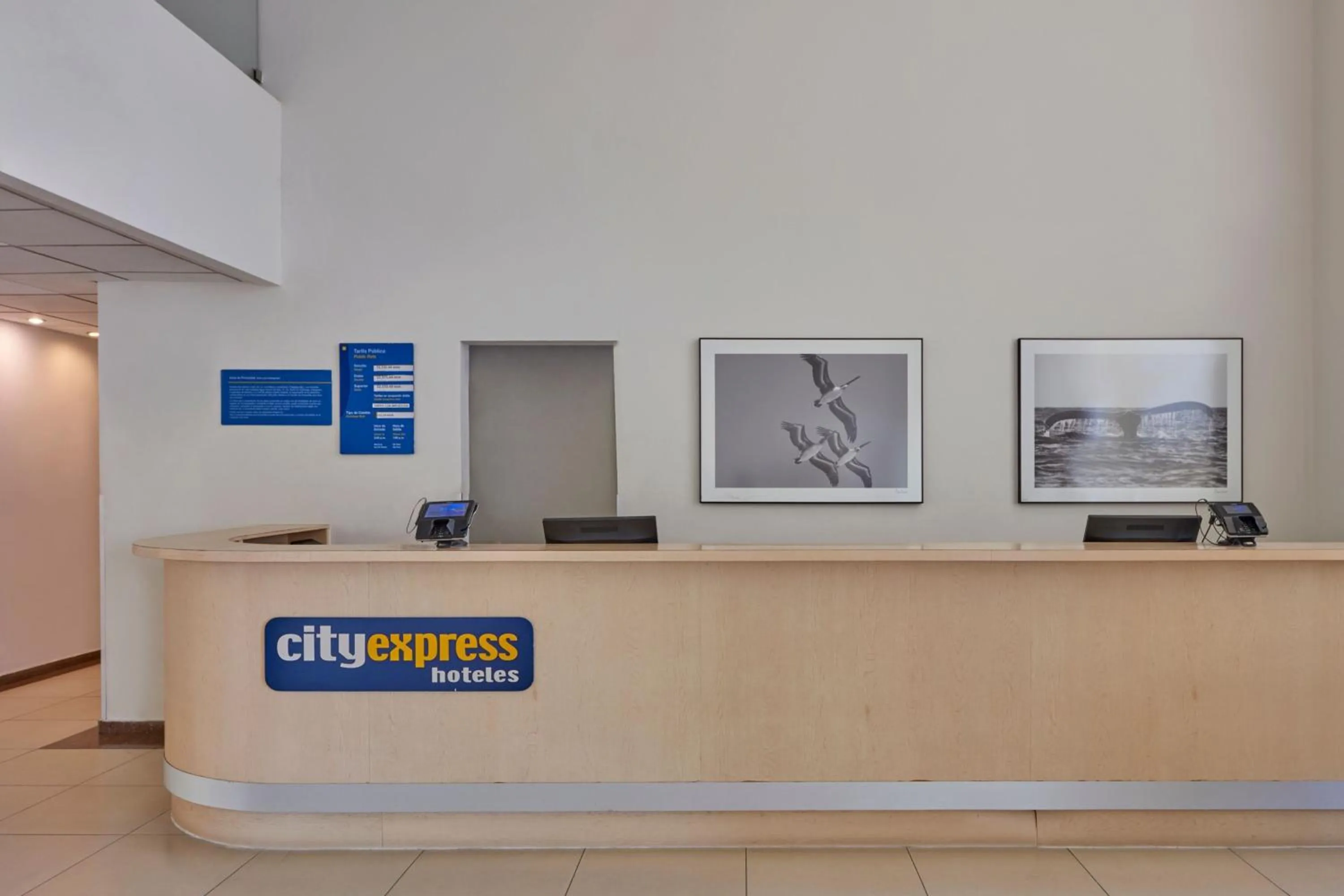 Lobby or reception in City Express by Marriott Manzanillo