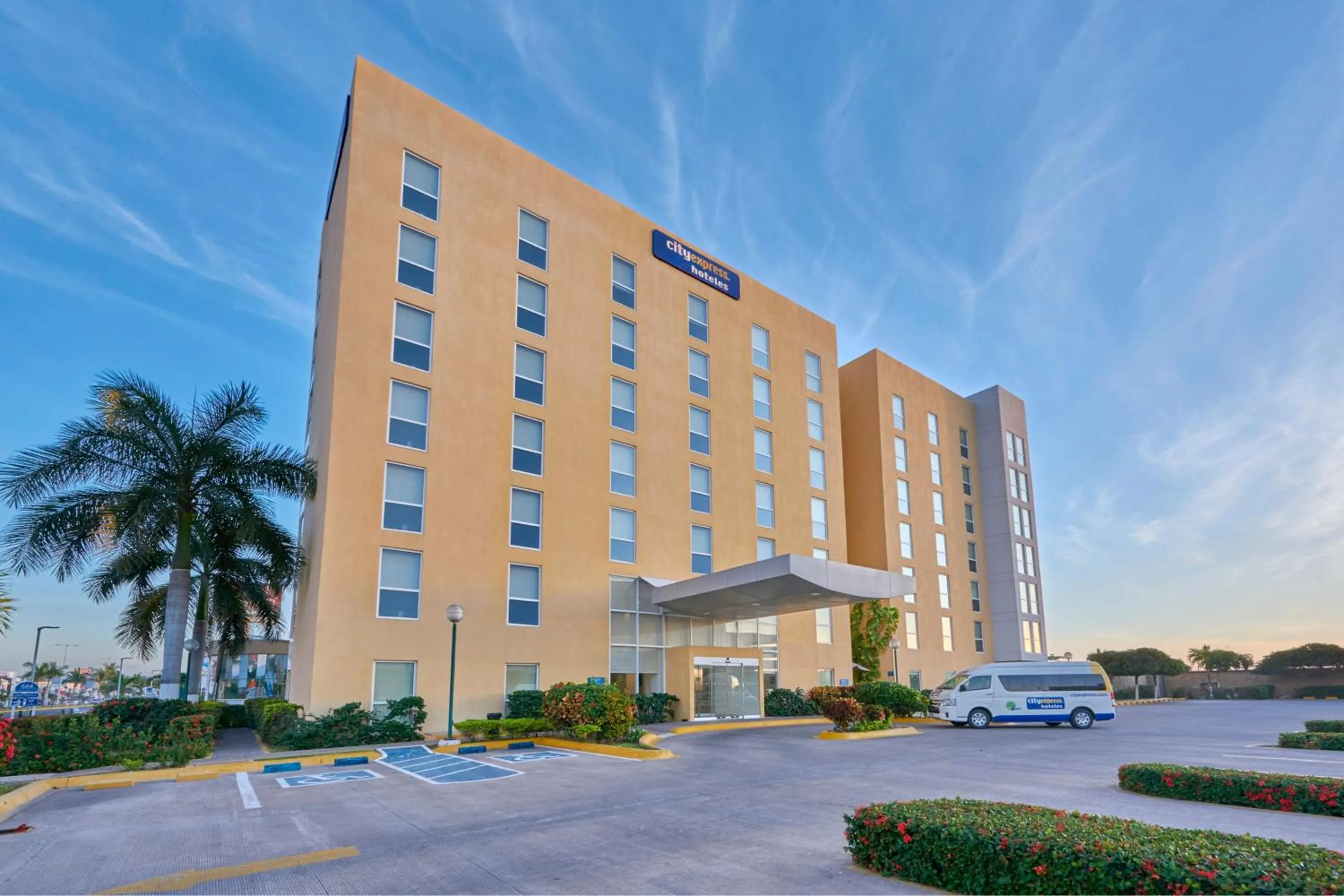 Property building in City Express by Marriott Manzanillo