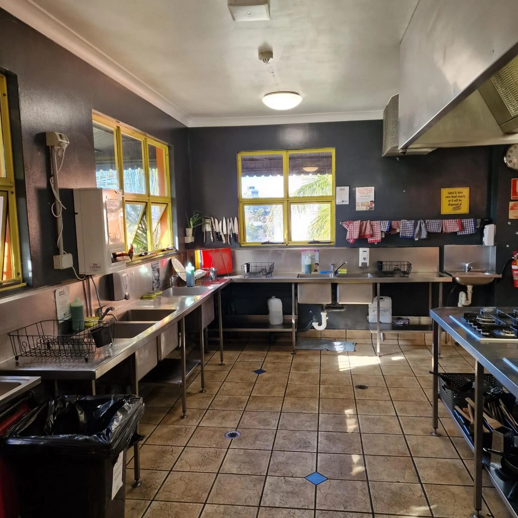 Communal kitchen in City Backpackers HQ