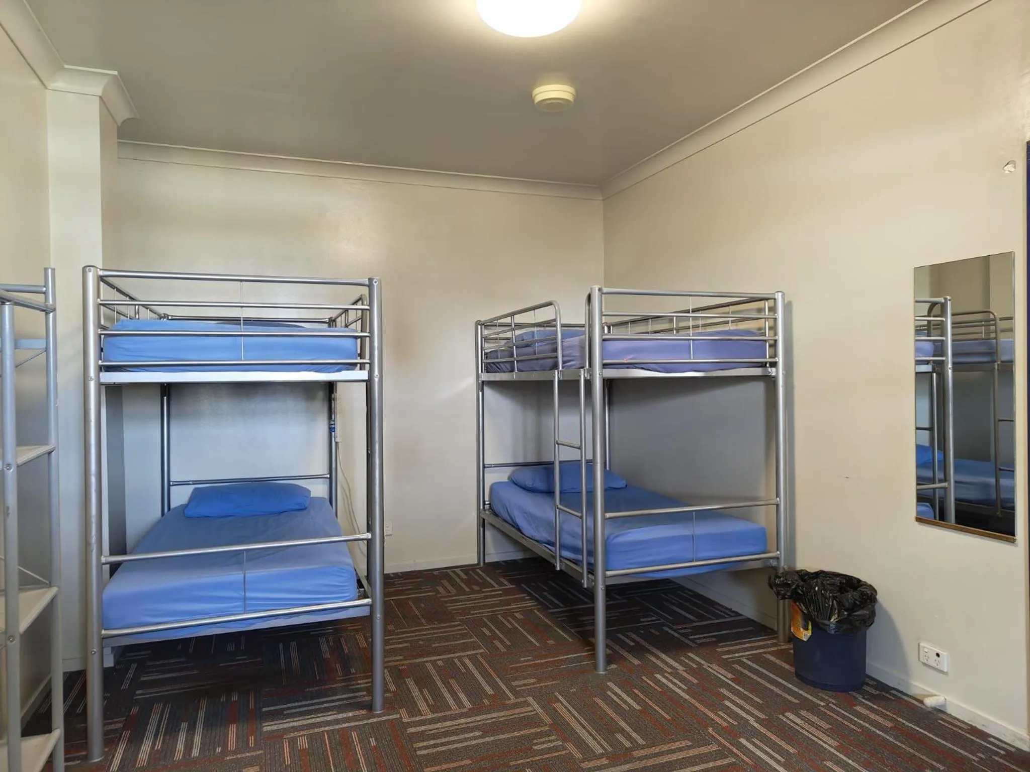 Bedroom, Bed in City Backpackers HQ