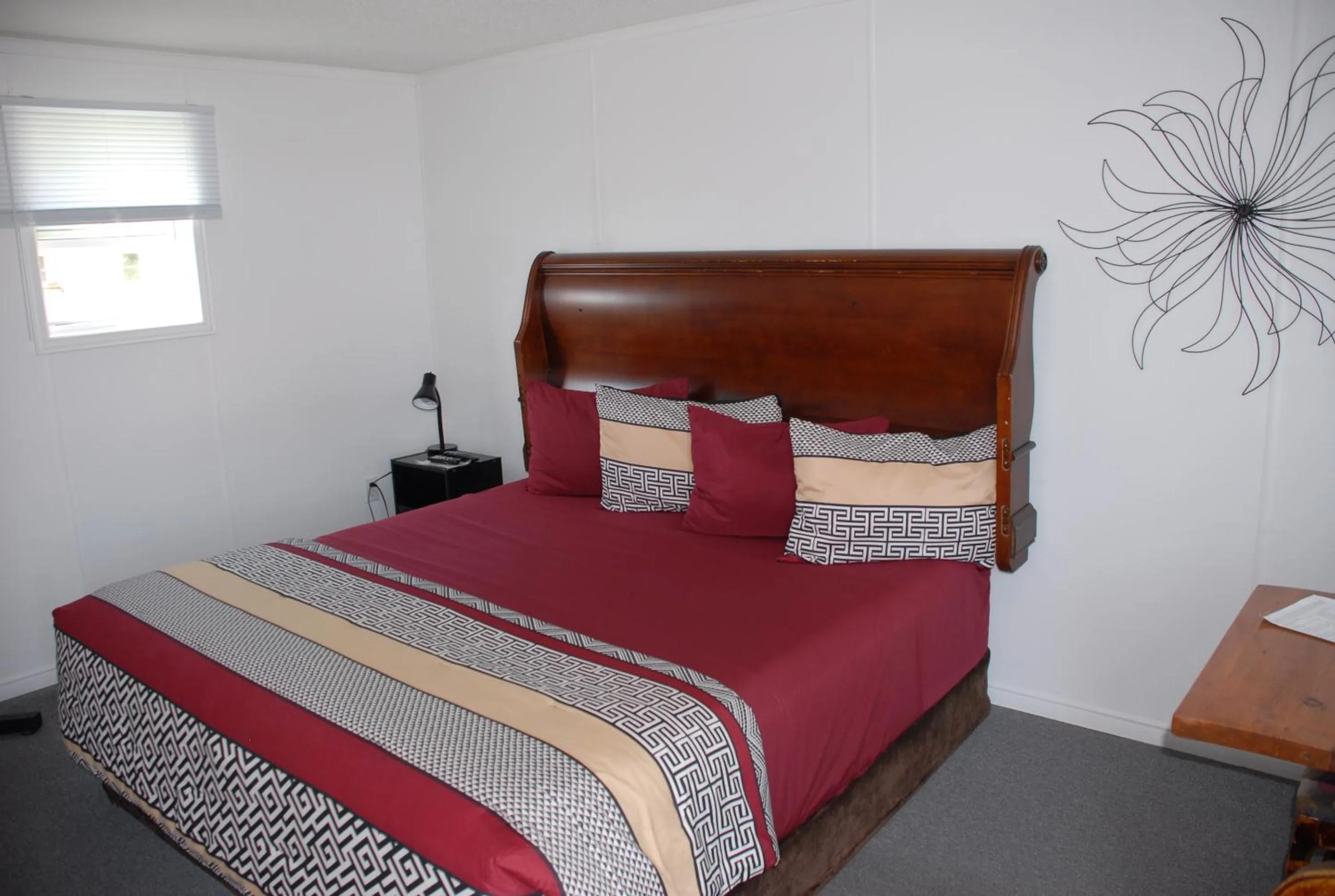 Bed in Harbourview Motel and Accommodations