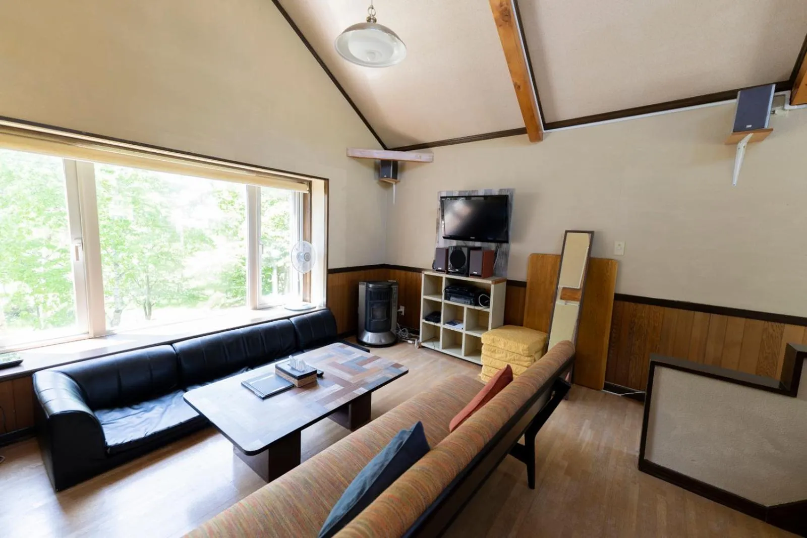 TV and multimedia in Country Inn Milky House