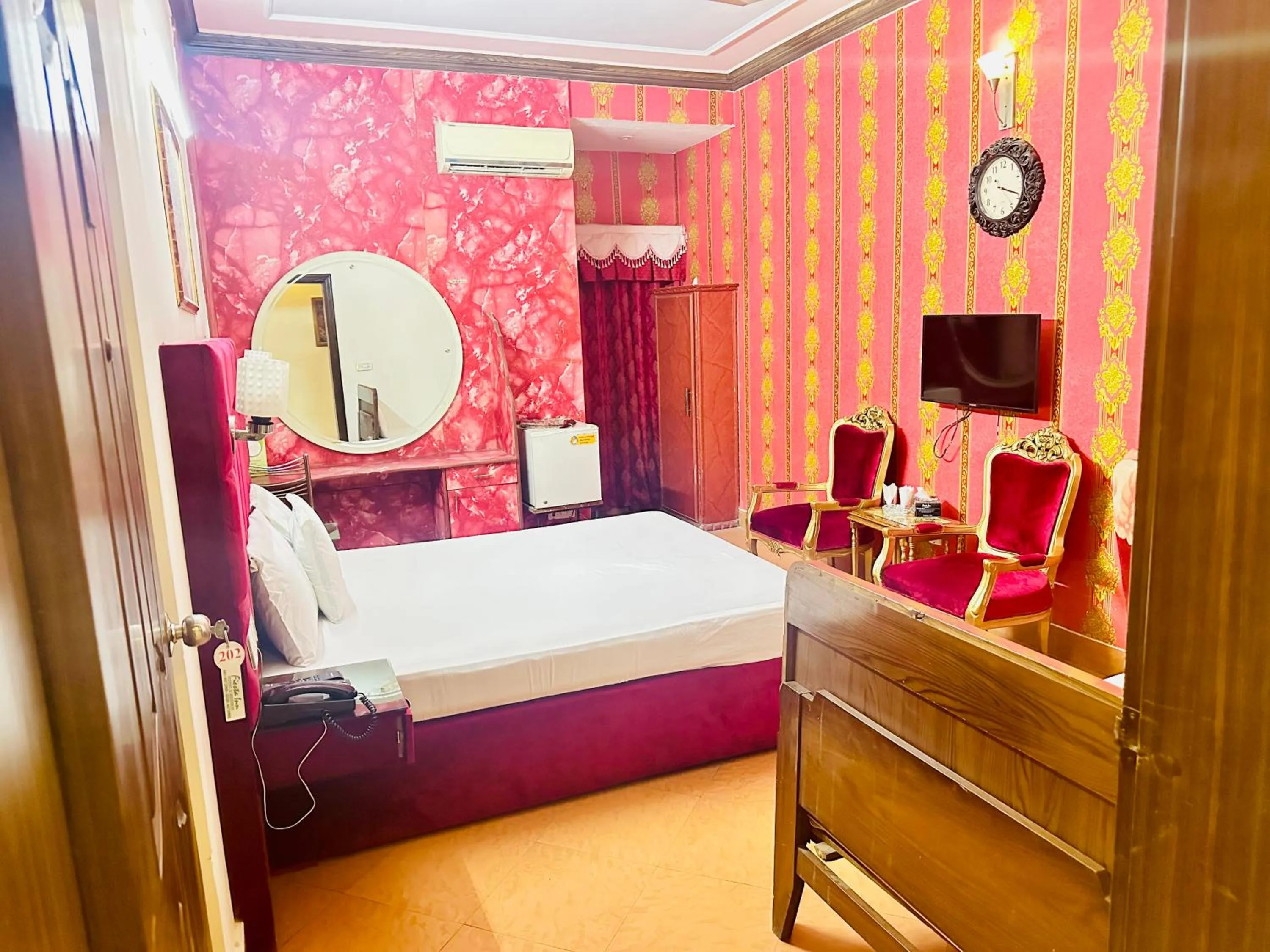 Bed in Fiesta Inn Hotel & Resorts Multan