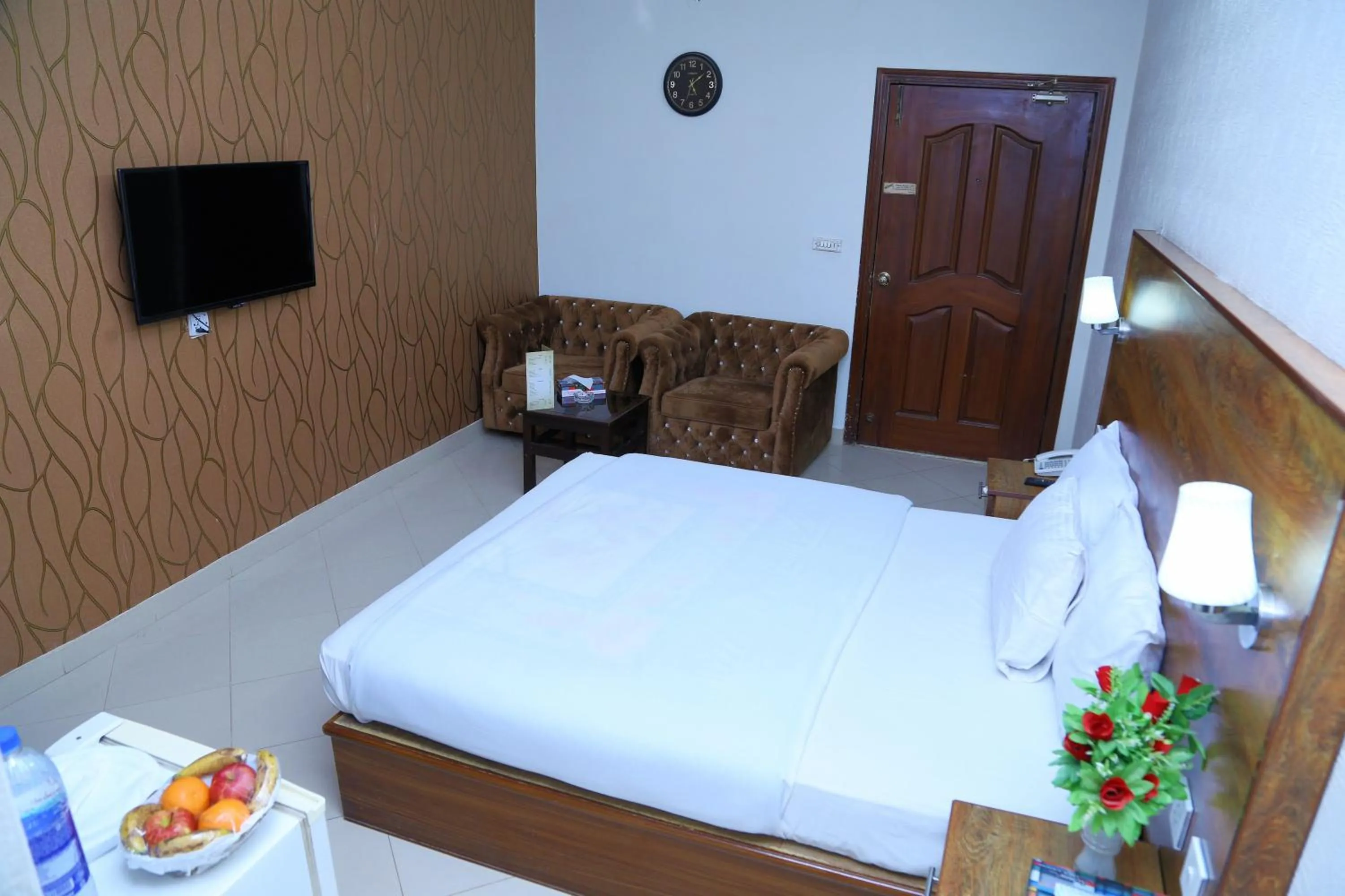 Bed in Fiesta Inn Hotel & Resorts Multan