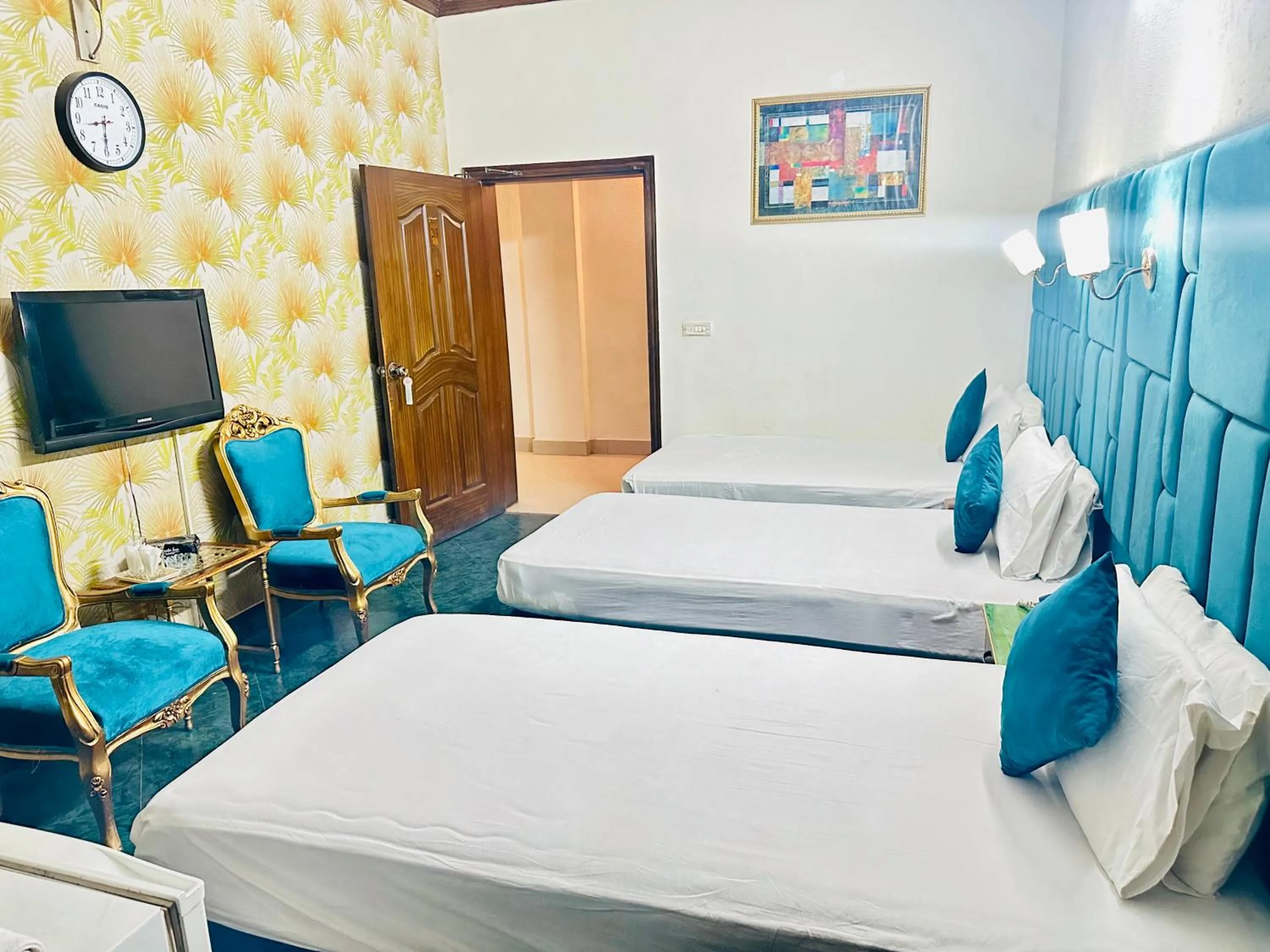 Bed in Fiesta Inn Hotel & Resorts Multan