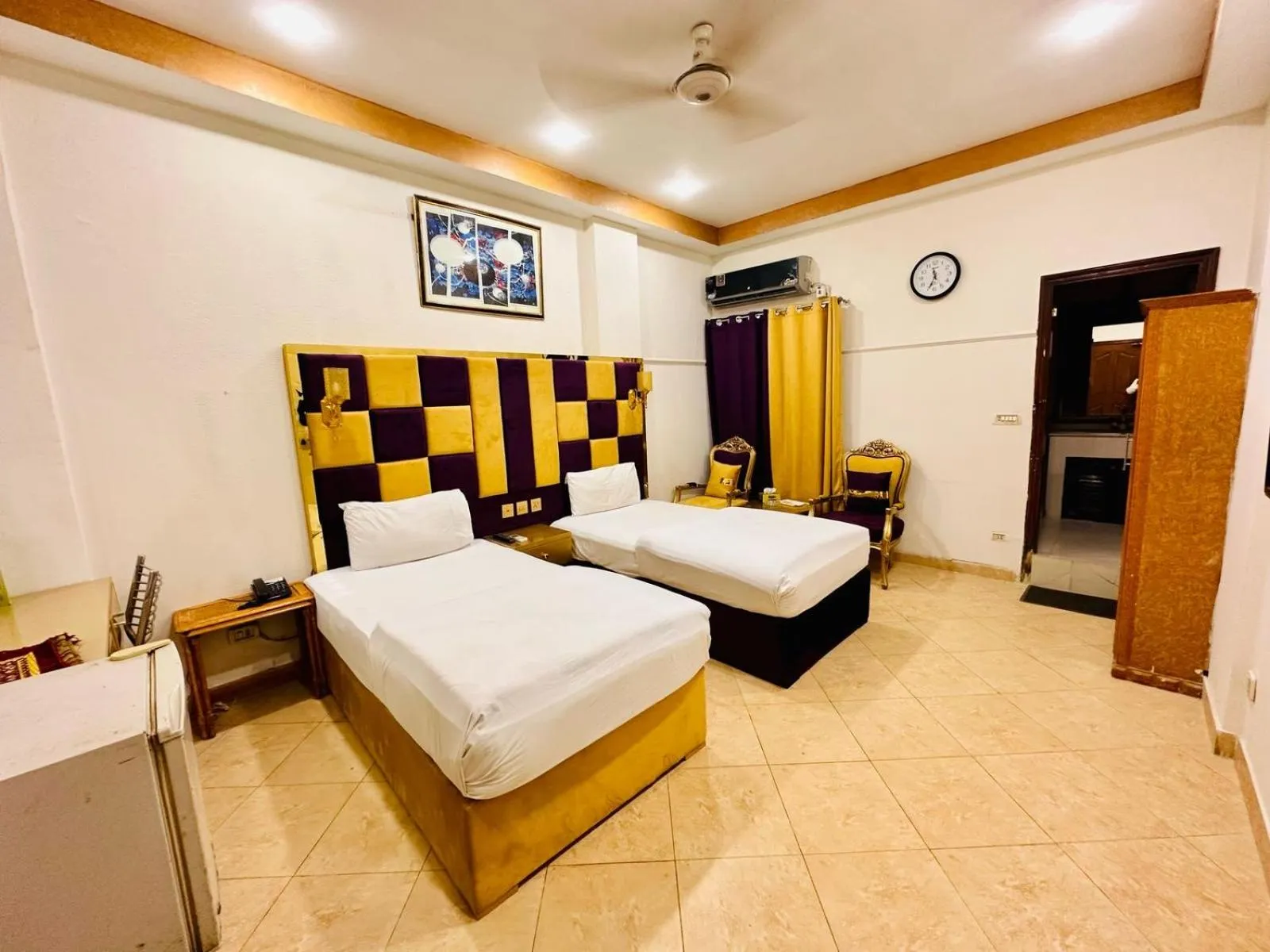 Bed in Fiesta Inn Hotel & Resorts Multan