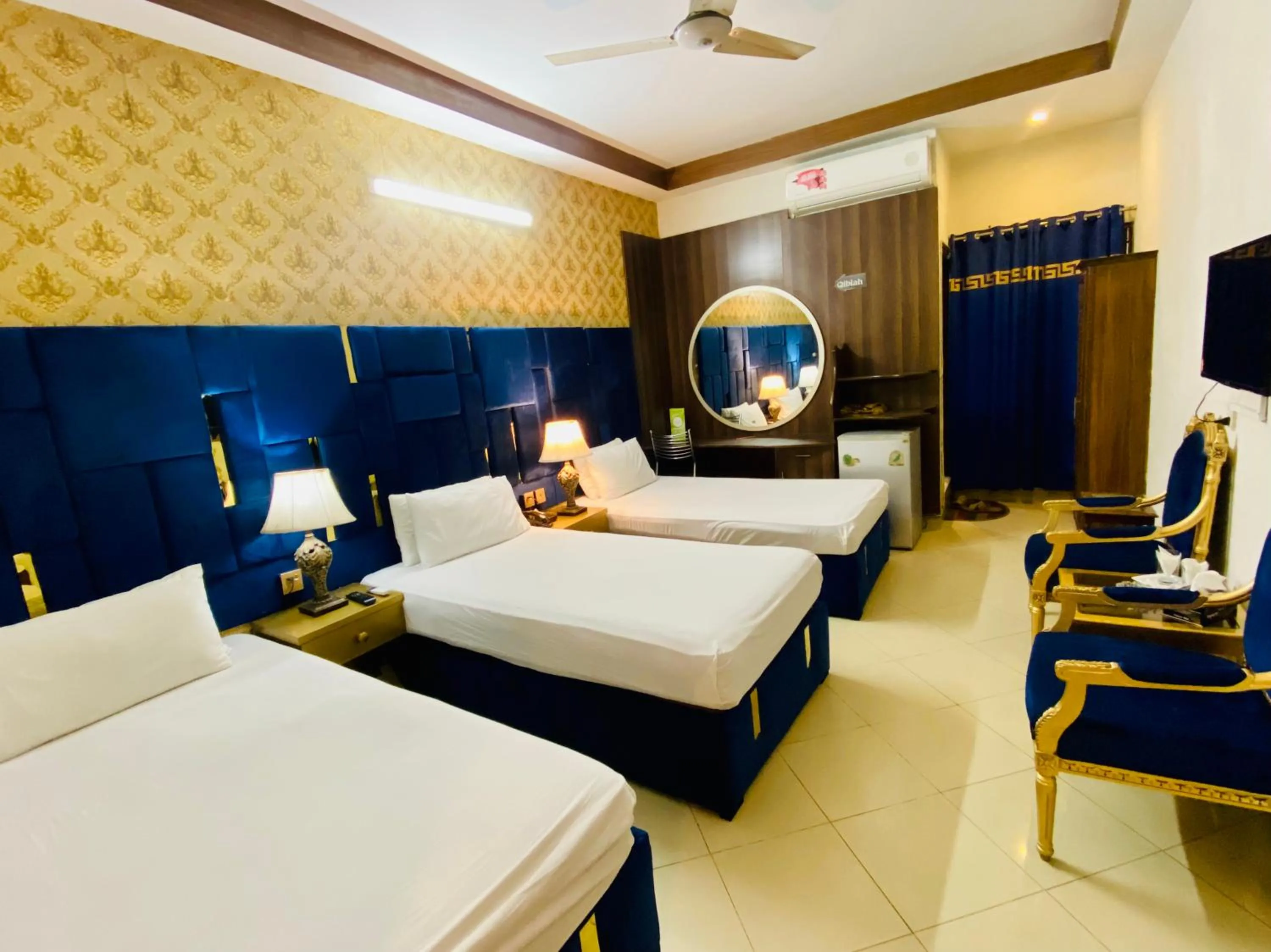 Bed in Fiesta Inn Hotel & Resorts Multan