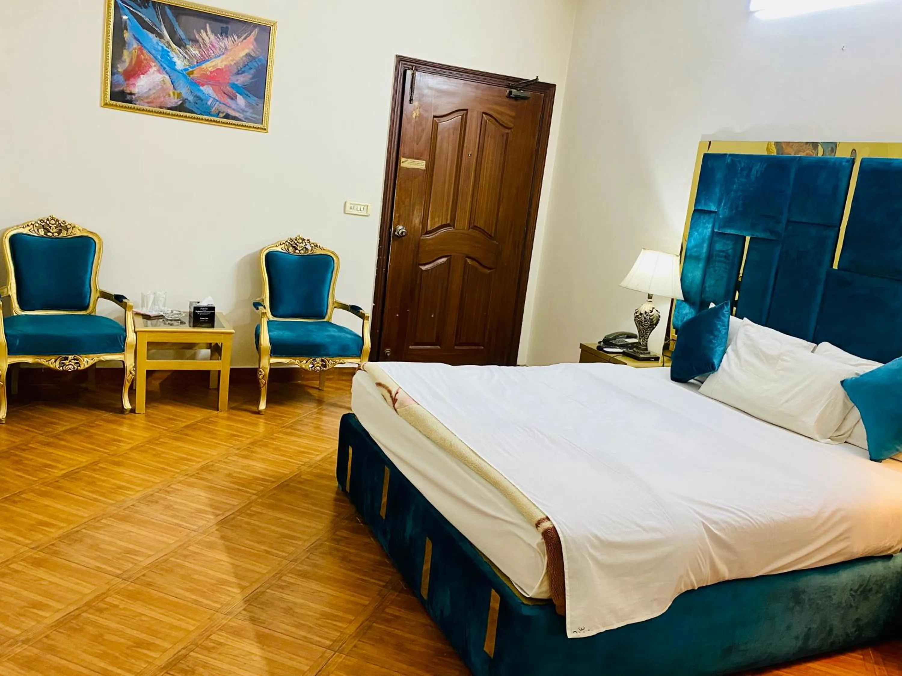 Bed in Fiesta Inn Hotel & Resorts Multan