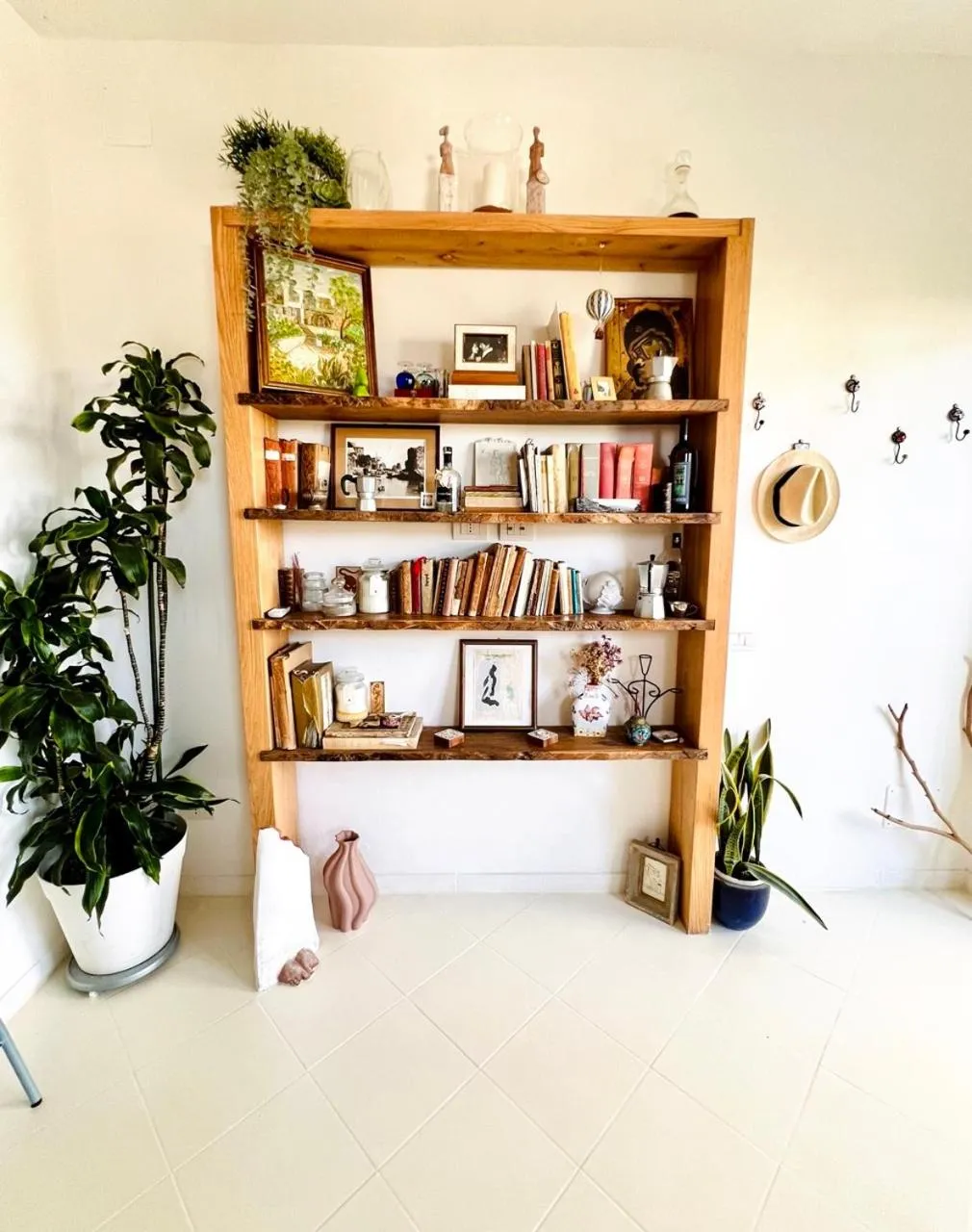 Communal lounge/ TV room in Casa Maddy