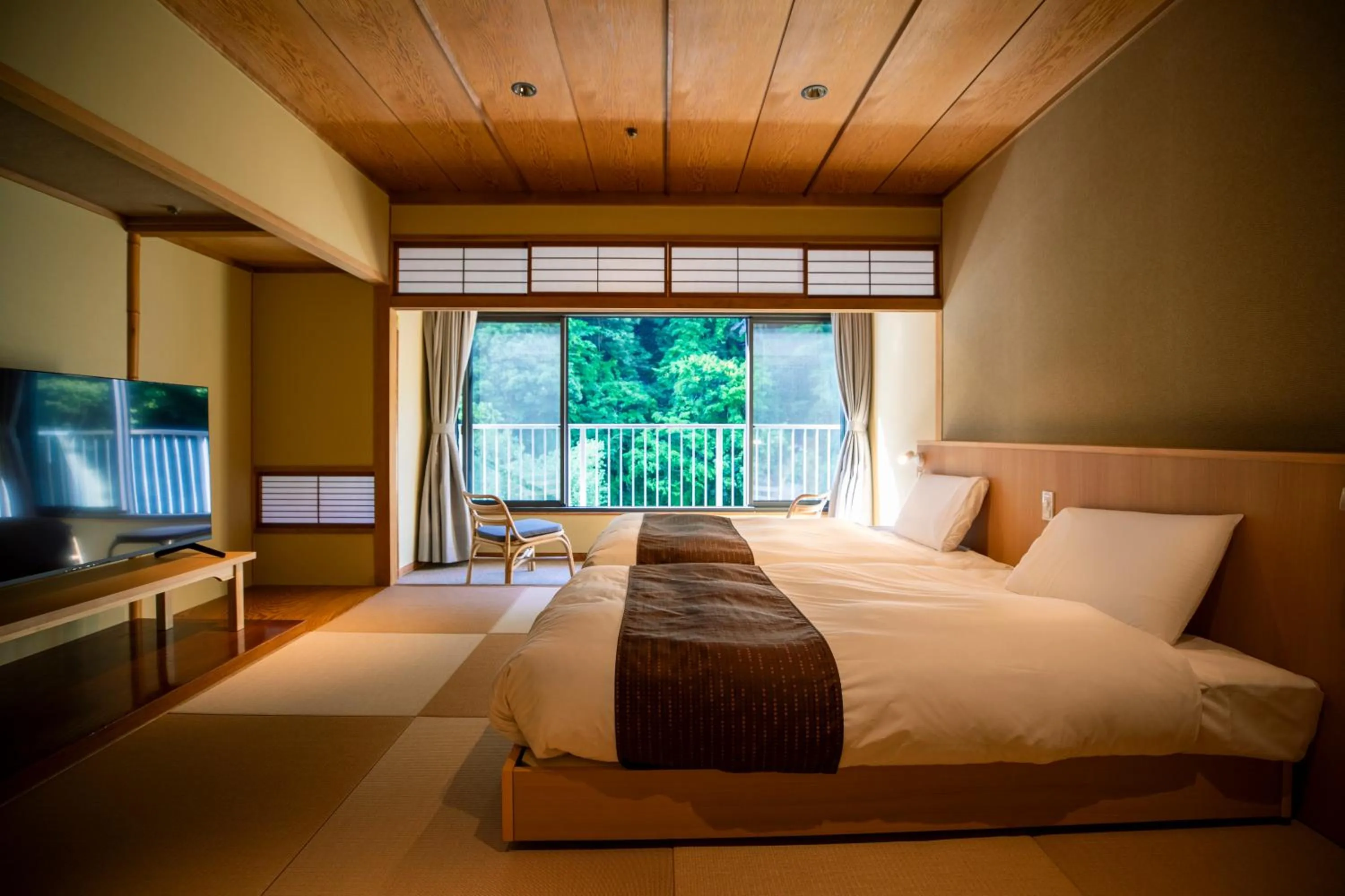 Photo of the whole room, Bed in Hakone Pax Yoshino
