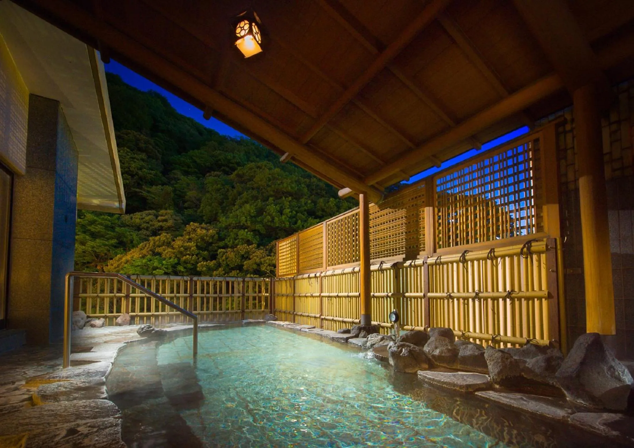 Hot Spring Bath in Hakone Pax Yoshino