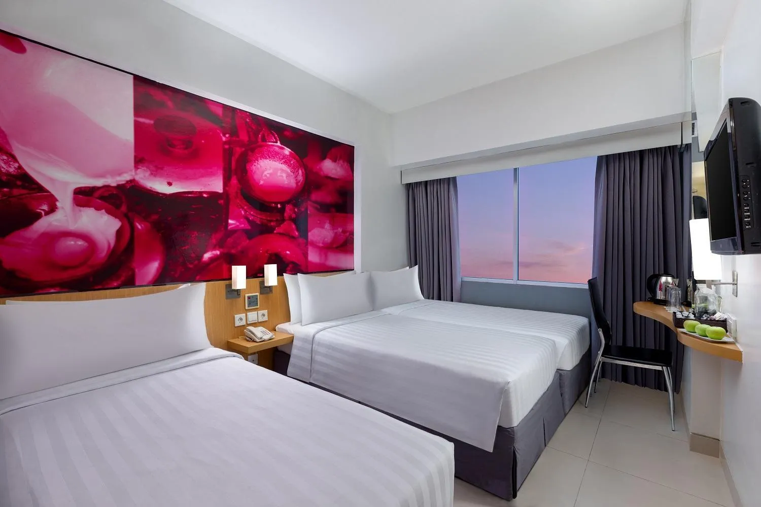 Bedroom, Bed in favehotel Manahan - Solo