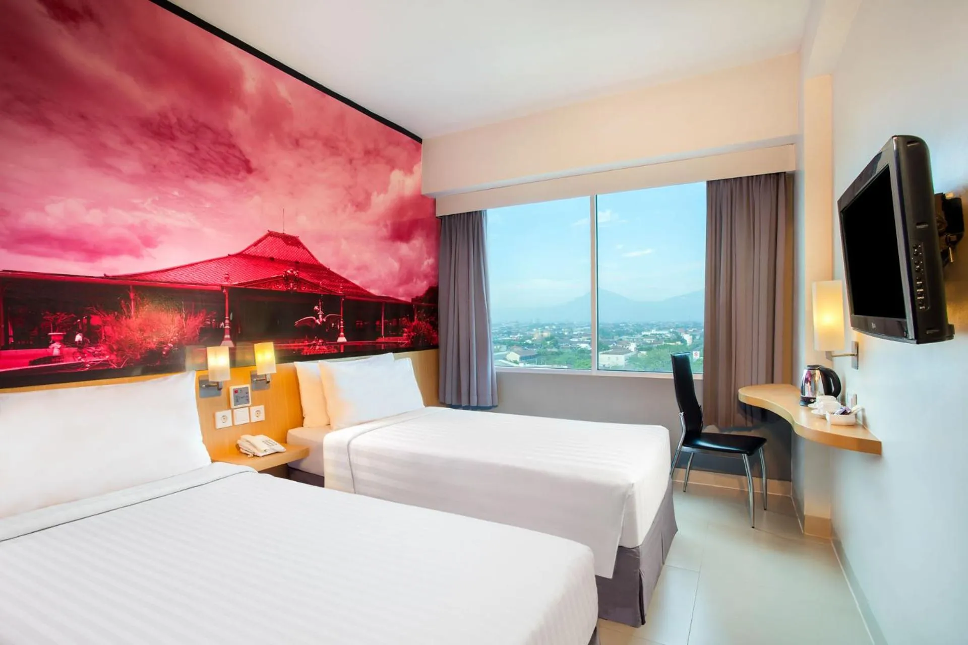 Bedroom, Bed in favehotel Manahan - Solo