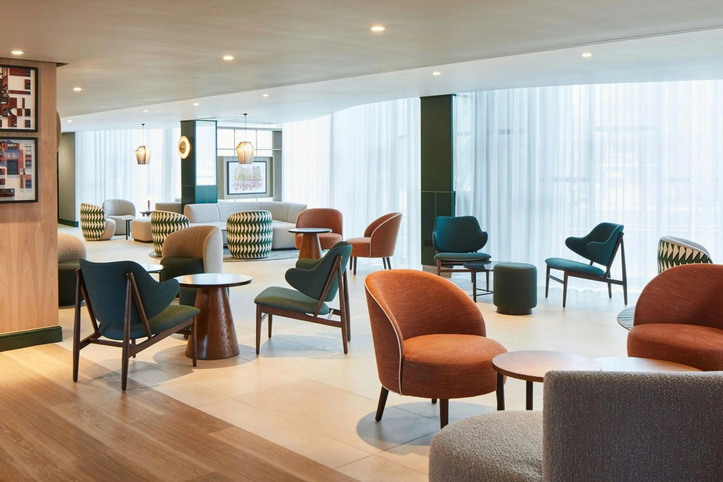 Lounge or bar in Manchester Marriott Hotel Piccadilly