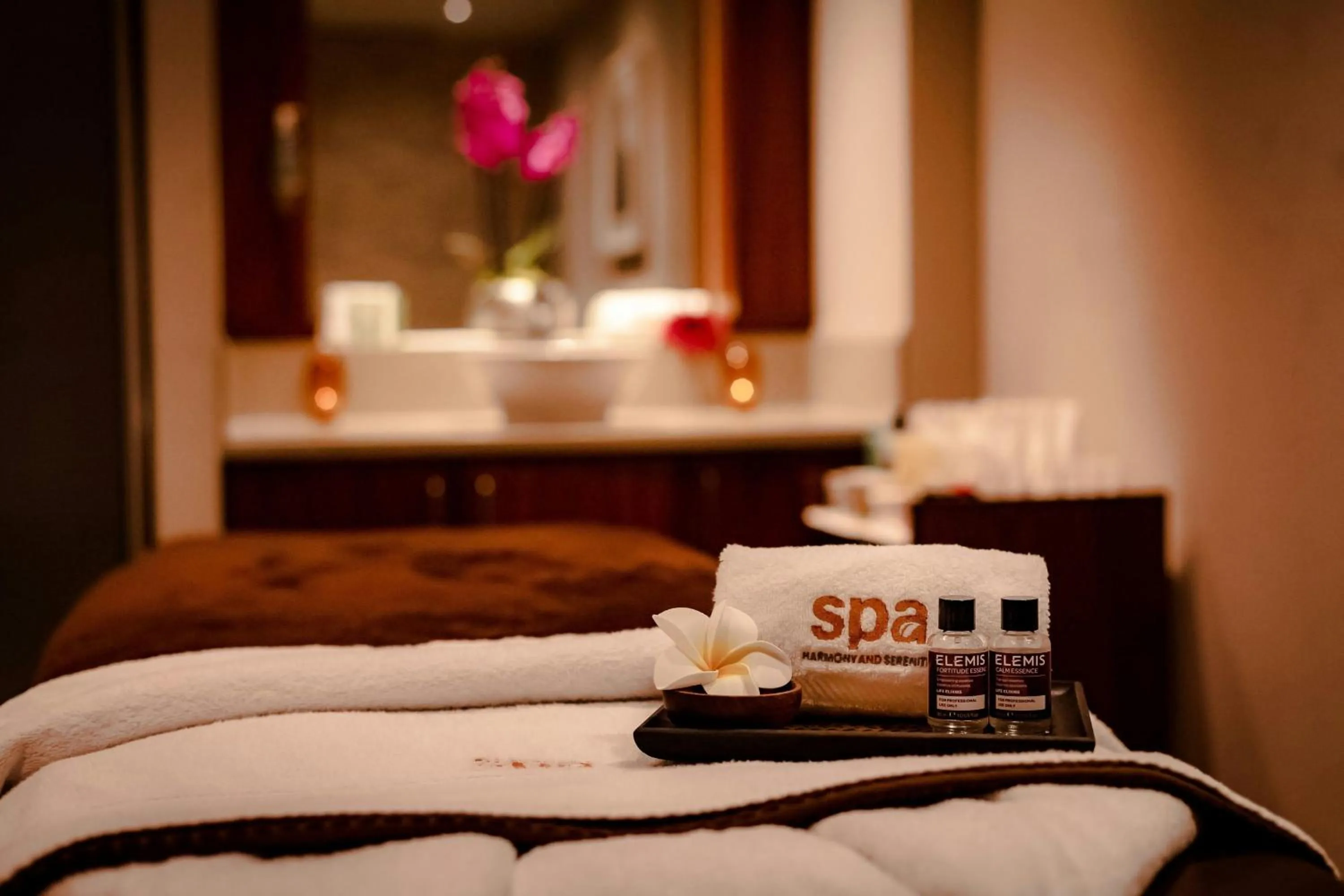 Spa and wellness centre/facilities, Bed in Manchester Marriott Hotel Piccadilly