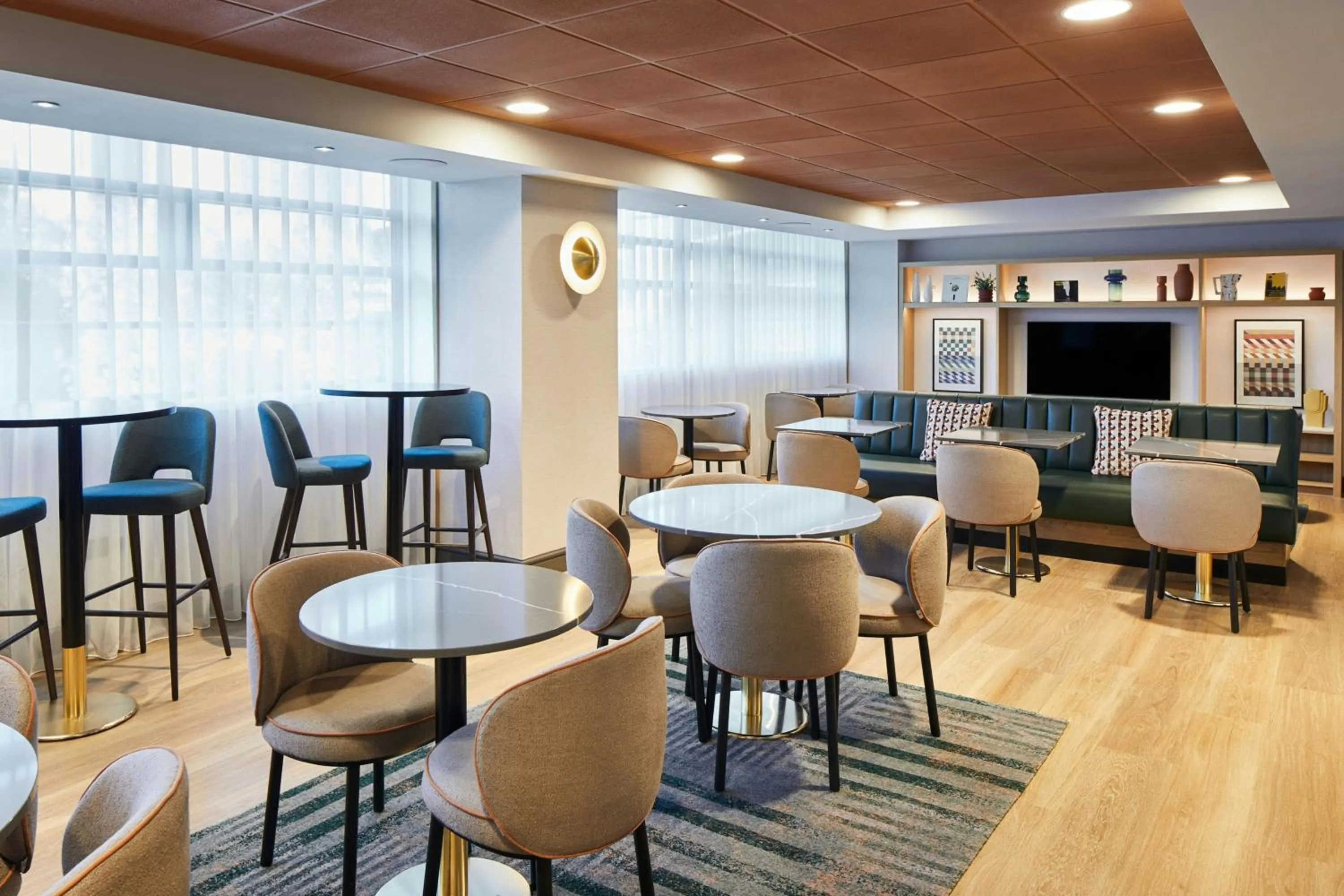 Lounge or bar in Manchester Marriott Hotel Piccadilly