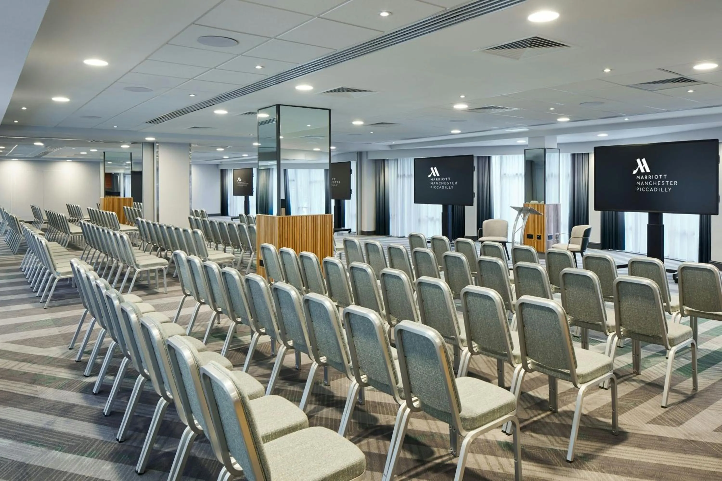 Entertainment in Manchester Marriott Hotel Piccadilly