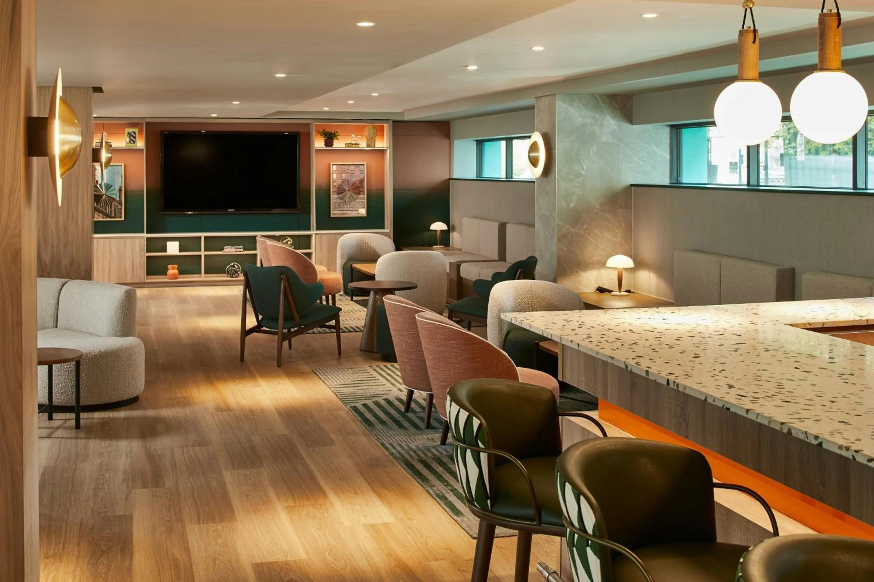 Lounge or bar in Manchester Marriott Hotel Piccadilly