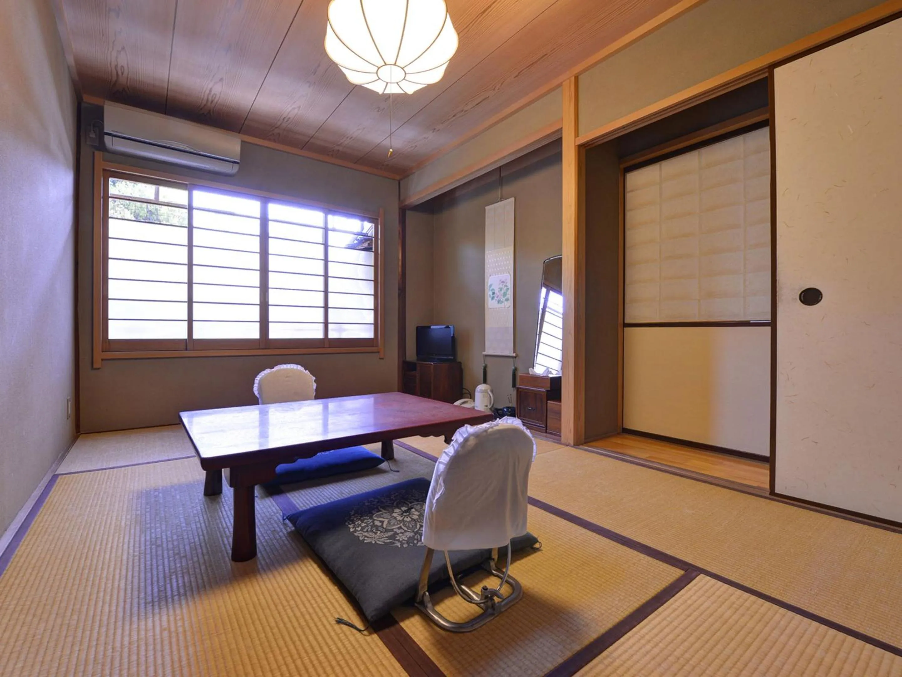 Photo of the whole room in Ryokan Inakatei