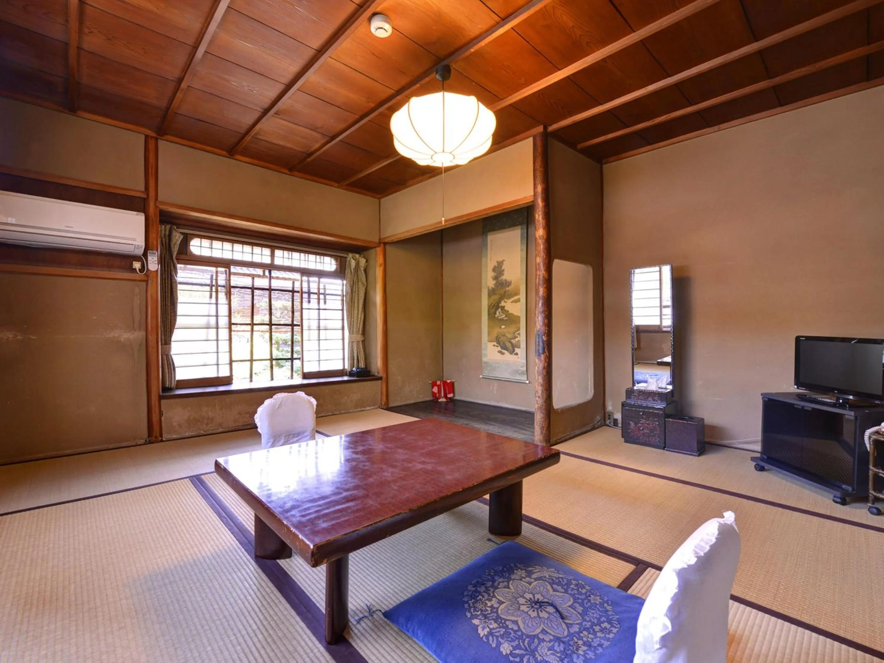 Photo of the whole room in Ryokan Inakatei