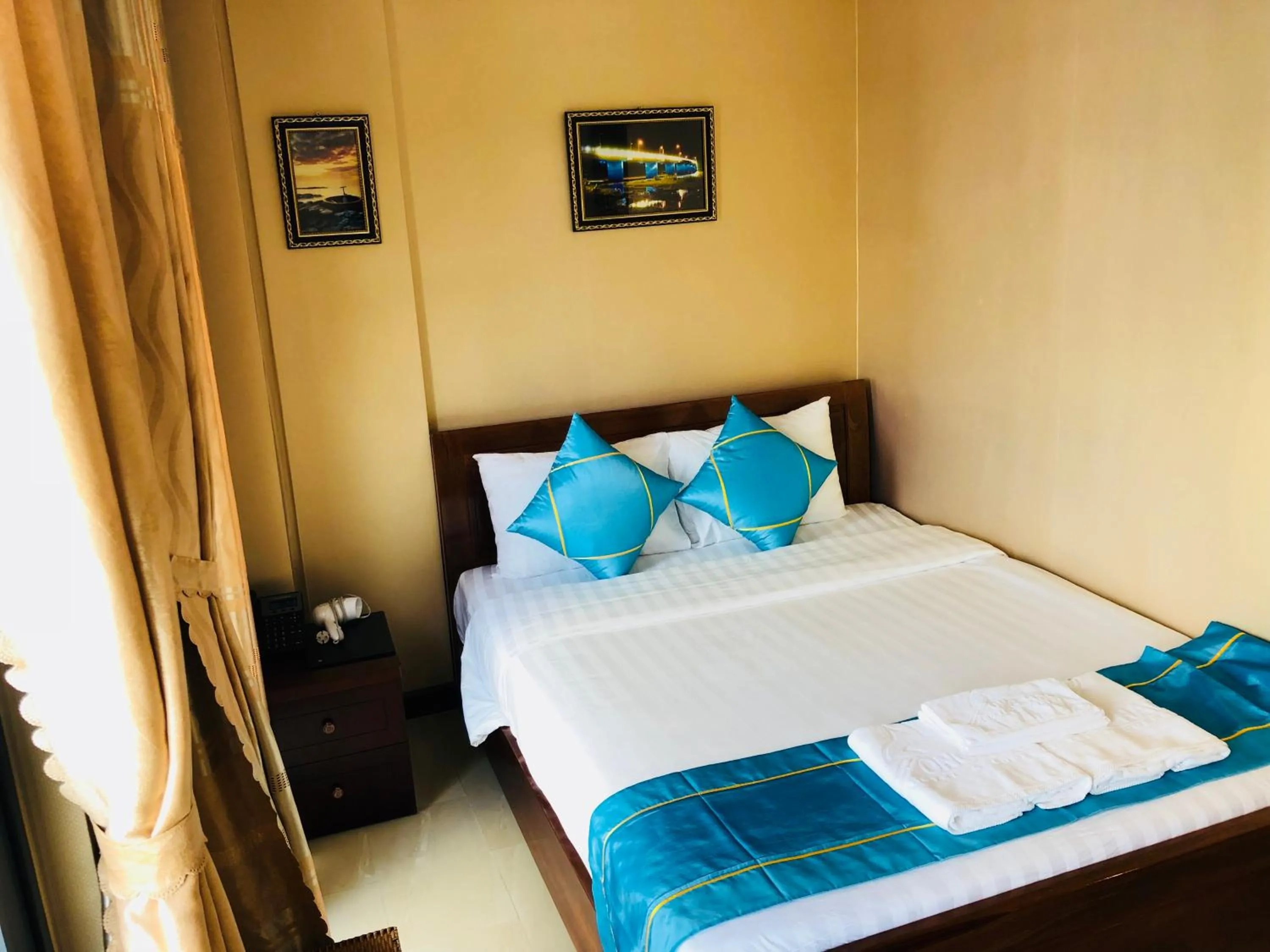 Bed in Hồng Hạc Hotel