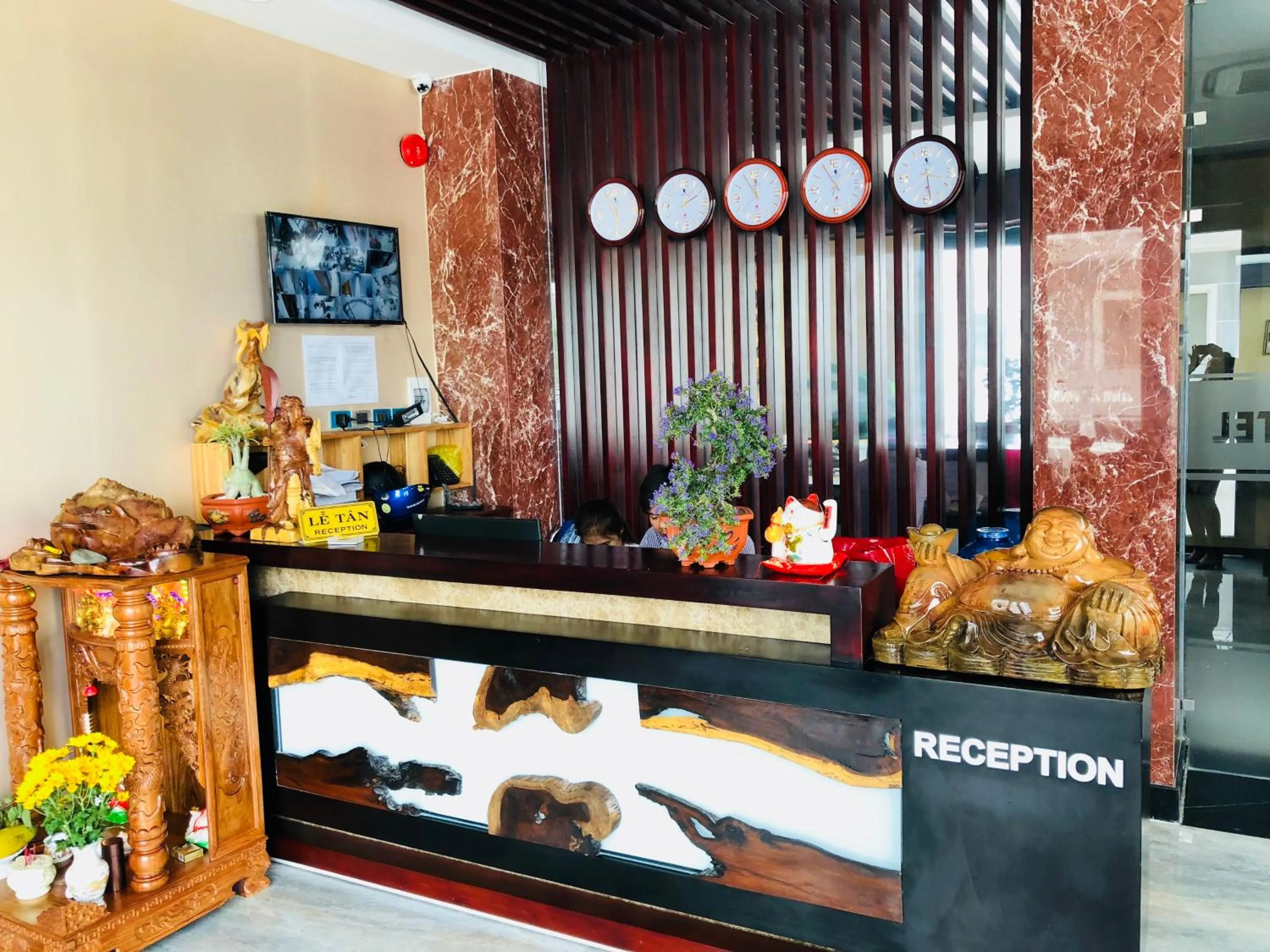 Hồng Hạc Hotel