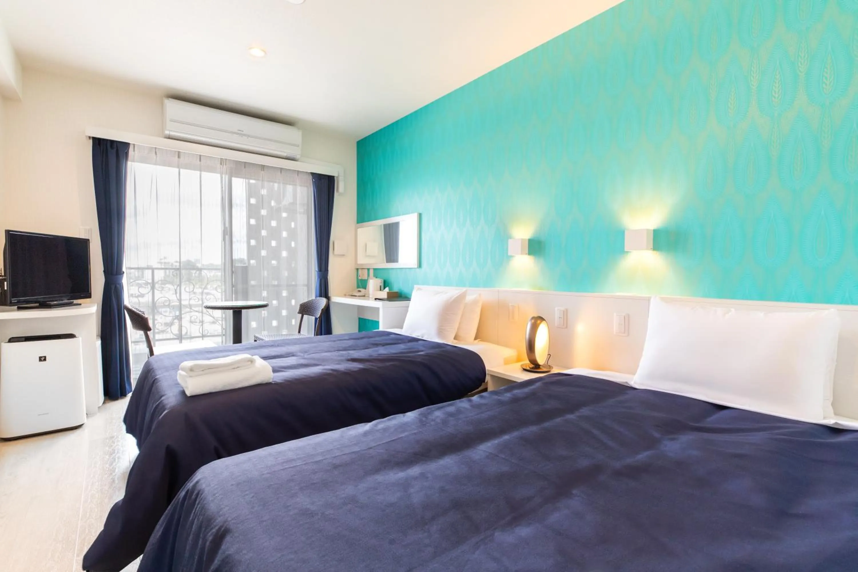 Photo of the whole room, Bed in Cococious Monpa