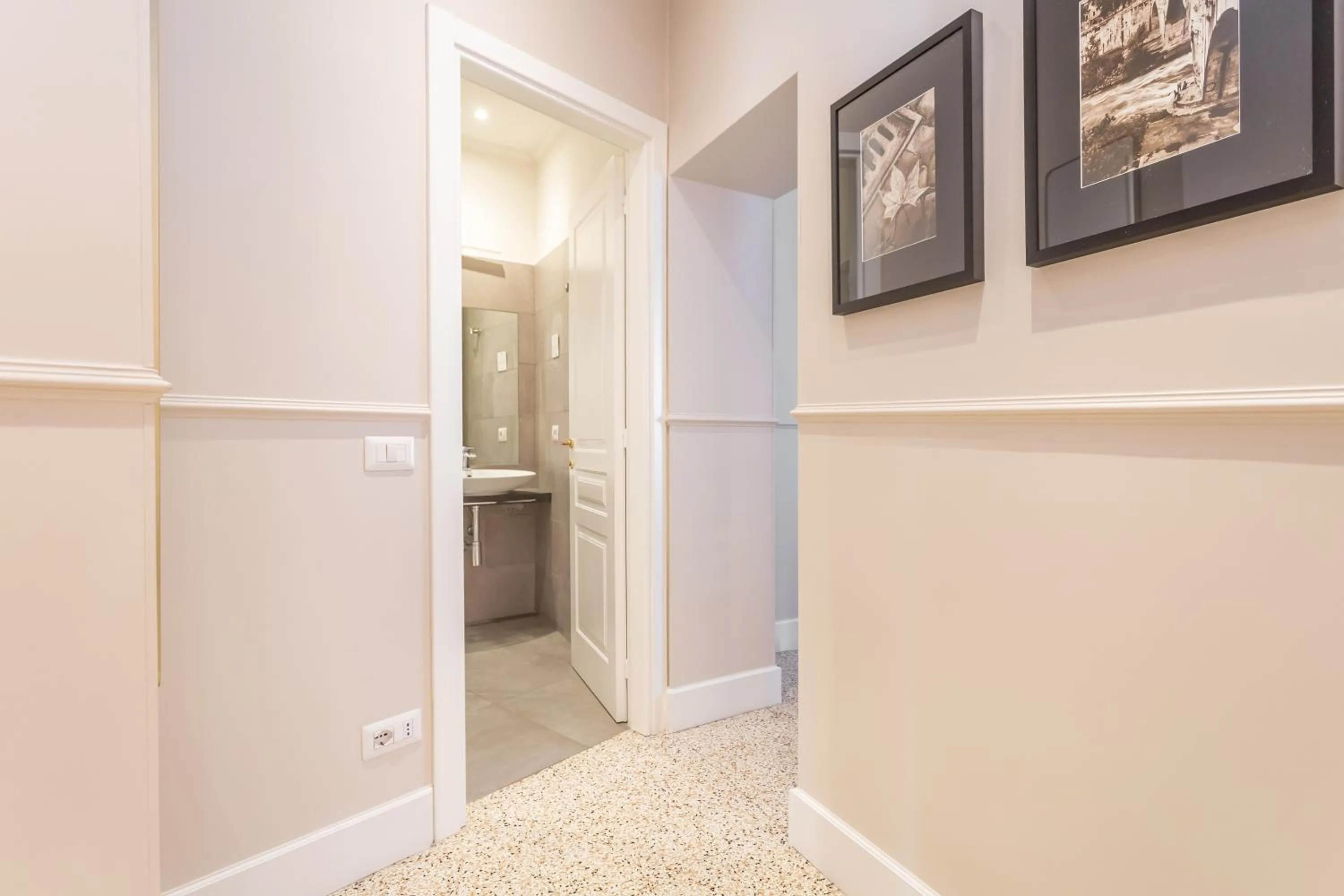 Bathroom in Daplace - La Mongolfiera Rooms in Navona