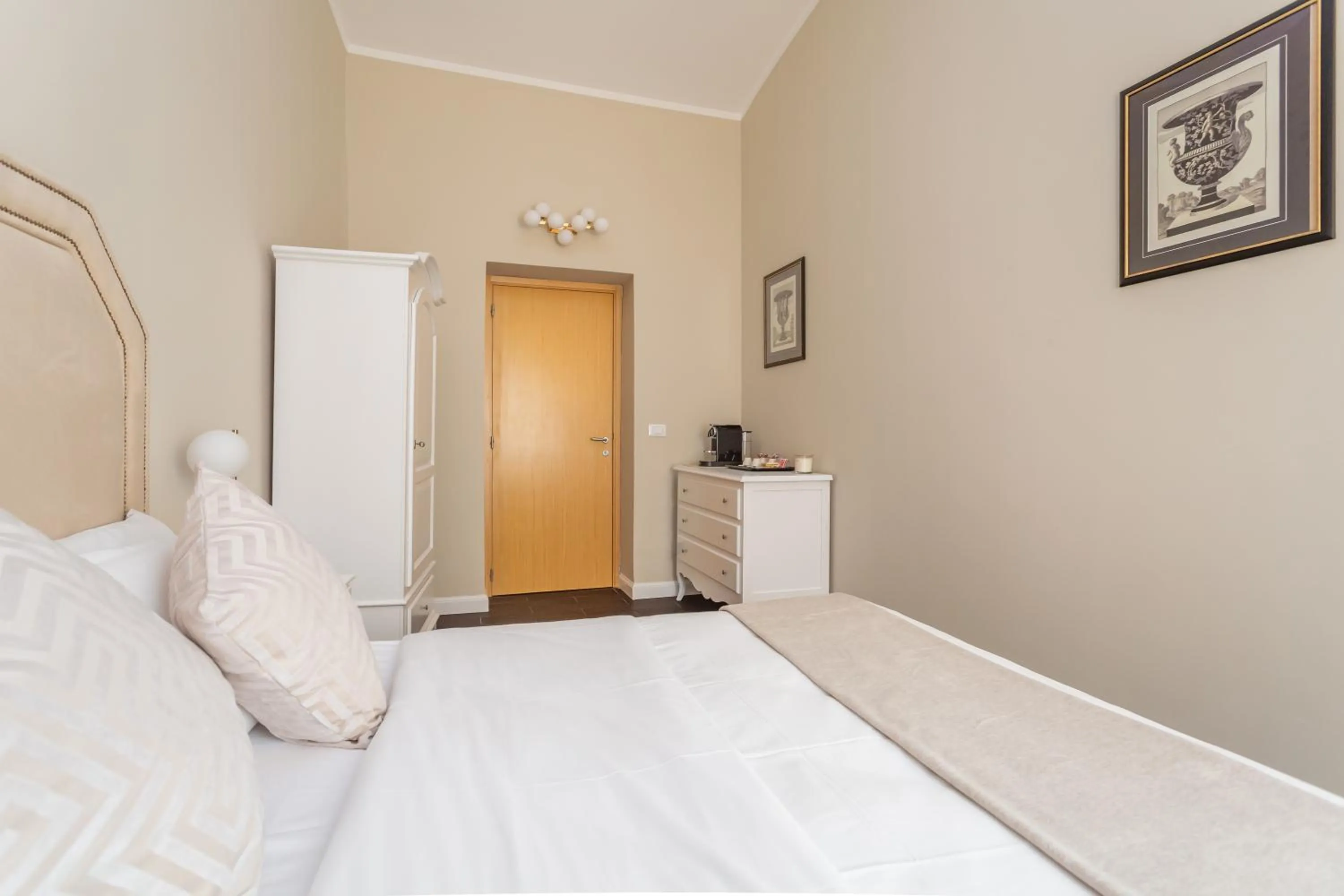 Bedroom, Bed in Daplace - La Mongolfiera Rooms in Navona