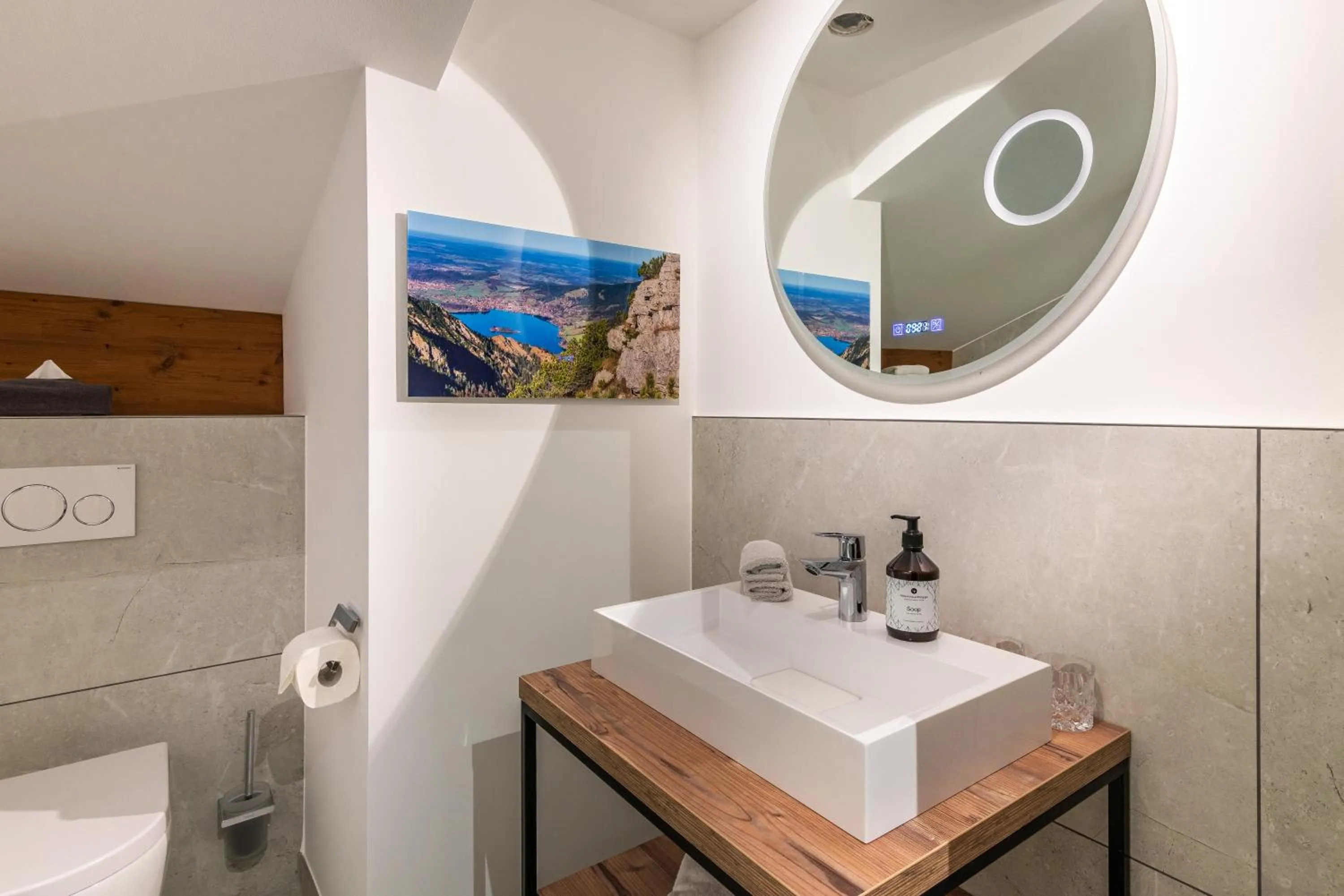 Shower in Terofal Hotel Schliersee - Komplett neu renoviert