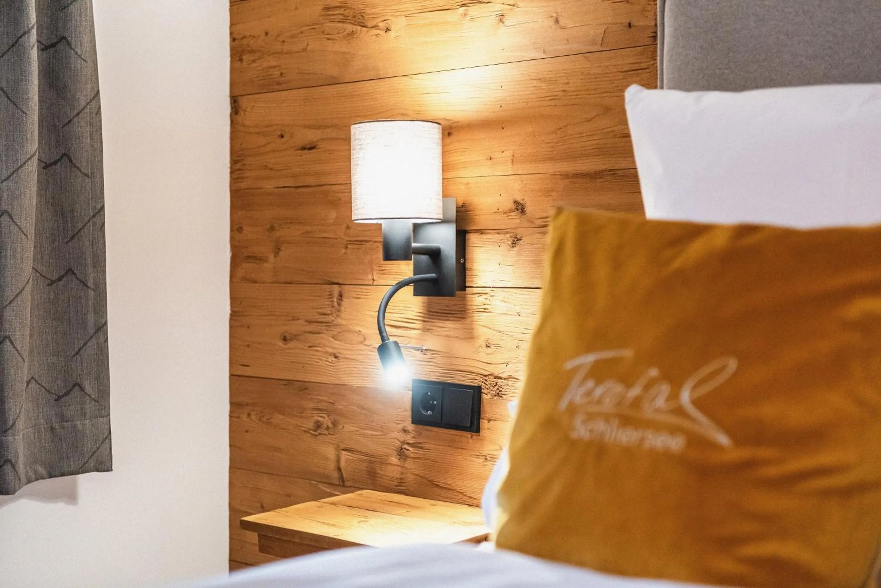 Bed in Terofal Hotel Schliersee - Komplett neu renoviert