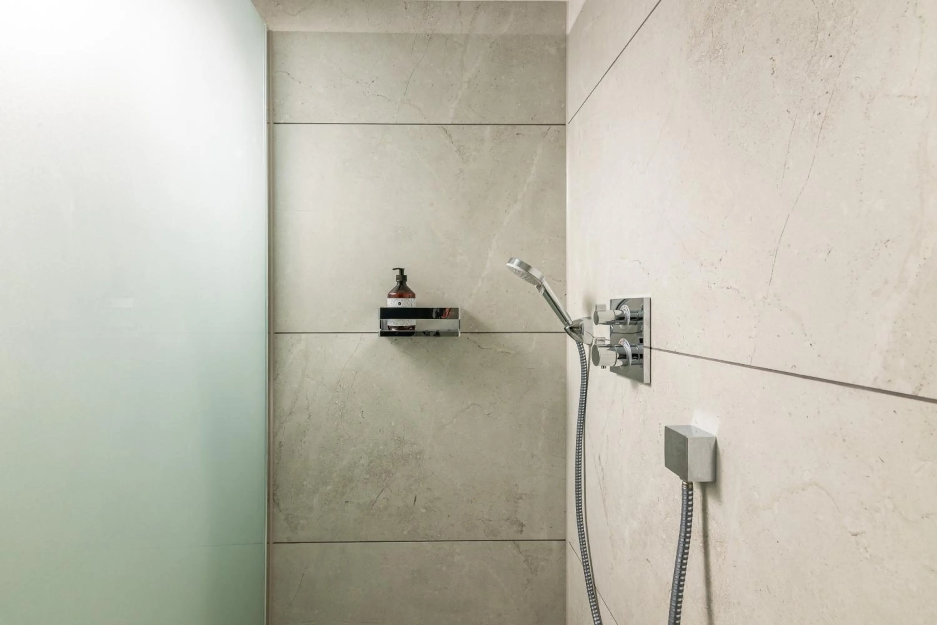 Shower in Terofal Hotel Schliersee - Komplett neu renoviert