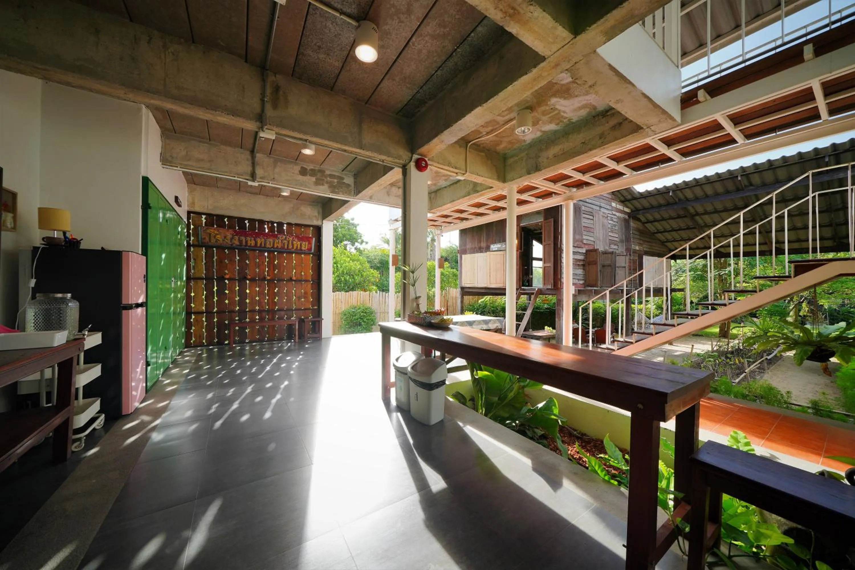 Restaurant/places to eat in Krodyle Mindfulness House