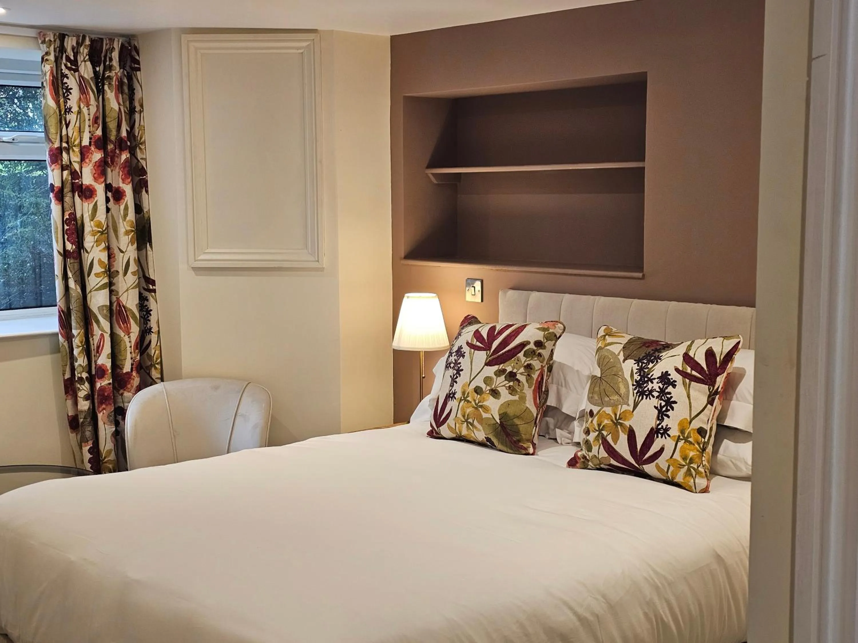 Bedroom, Bed in St George's Guest House