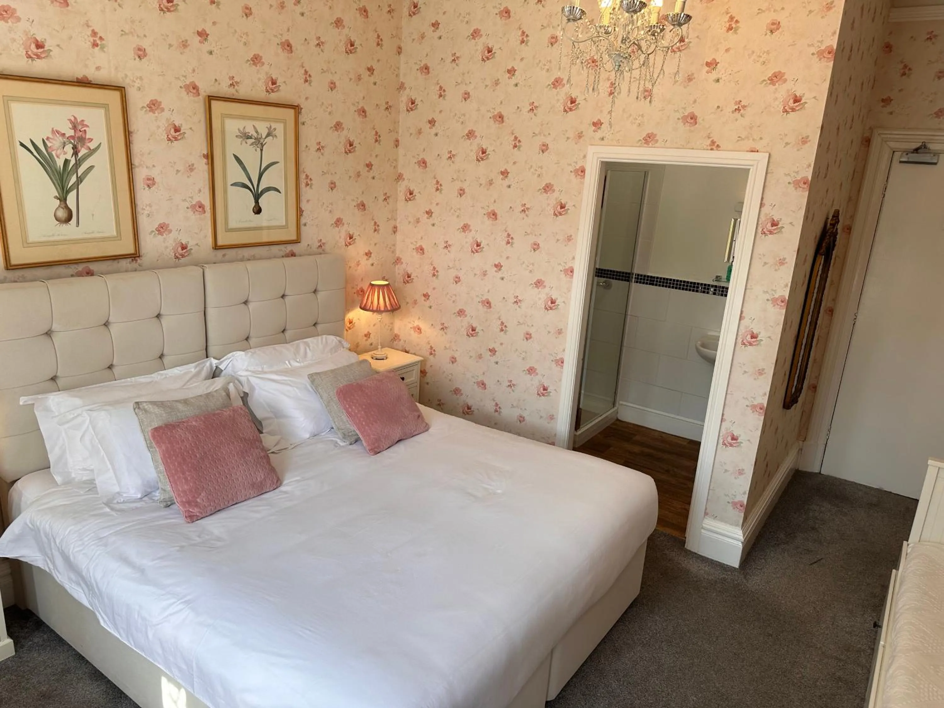 Photo of the whole room, Bed in St George's Guest House