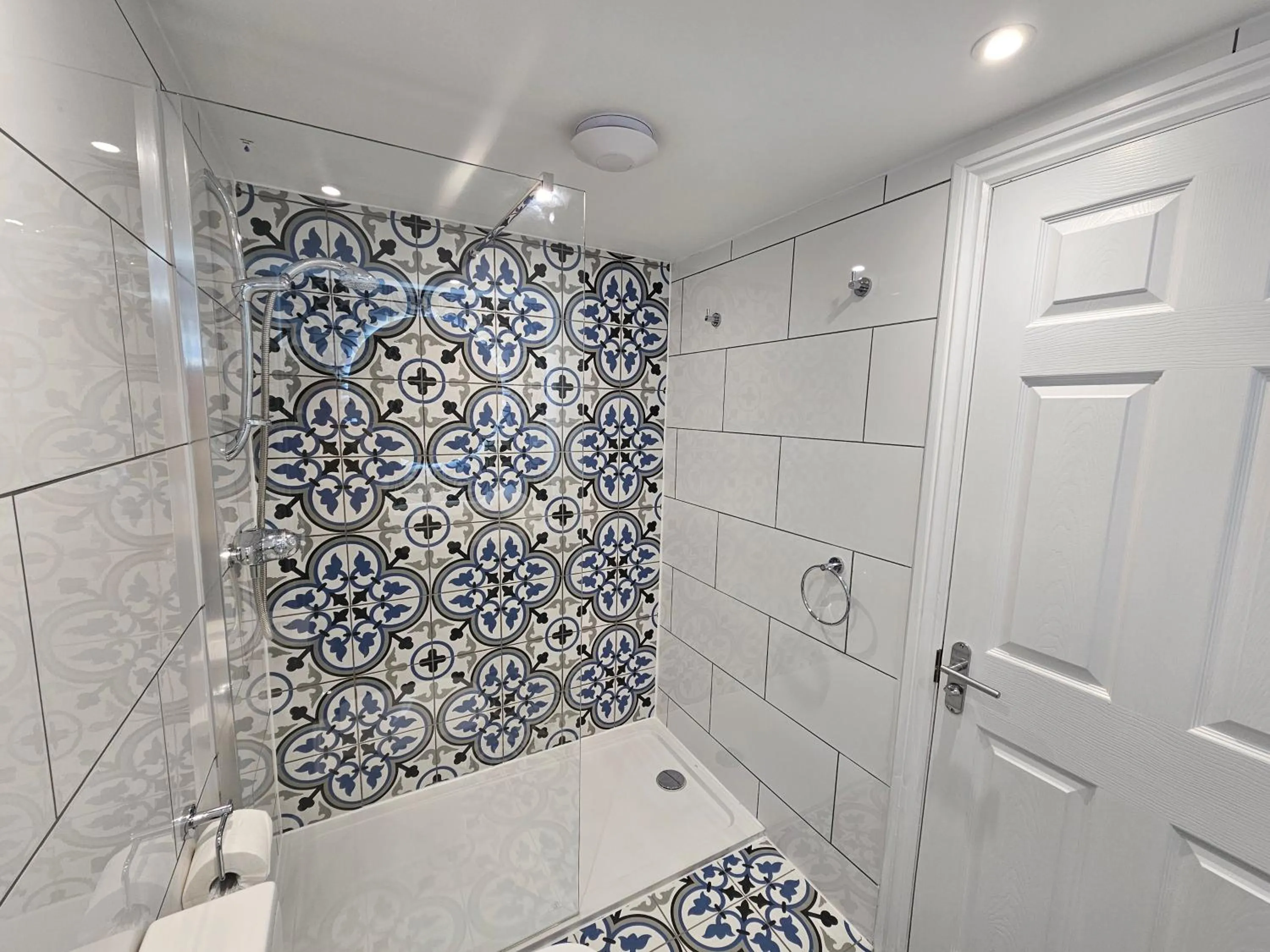 Shower in St George's Guest House