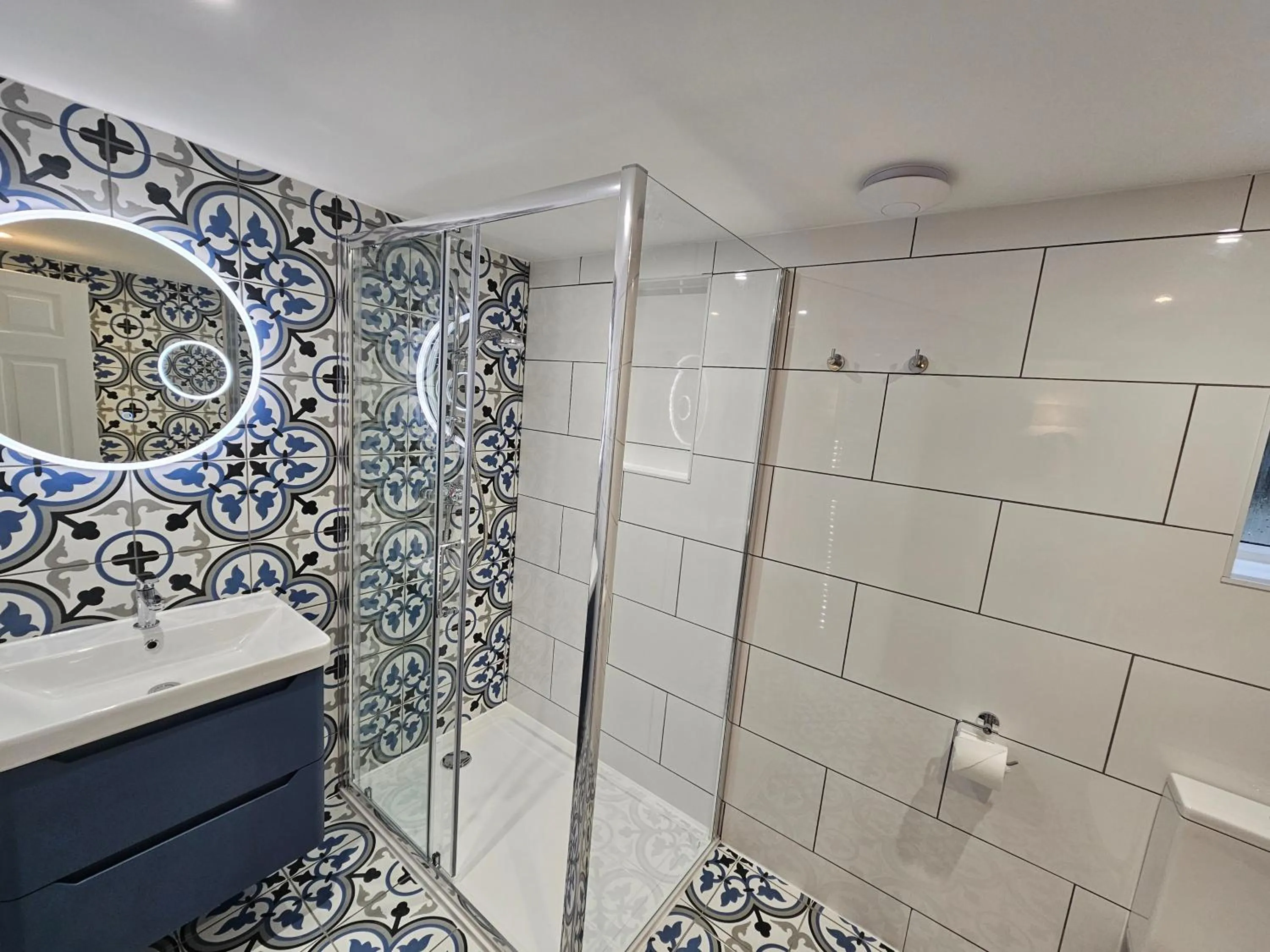 Shower in St George's Guest House