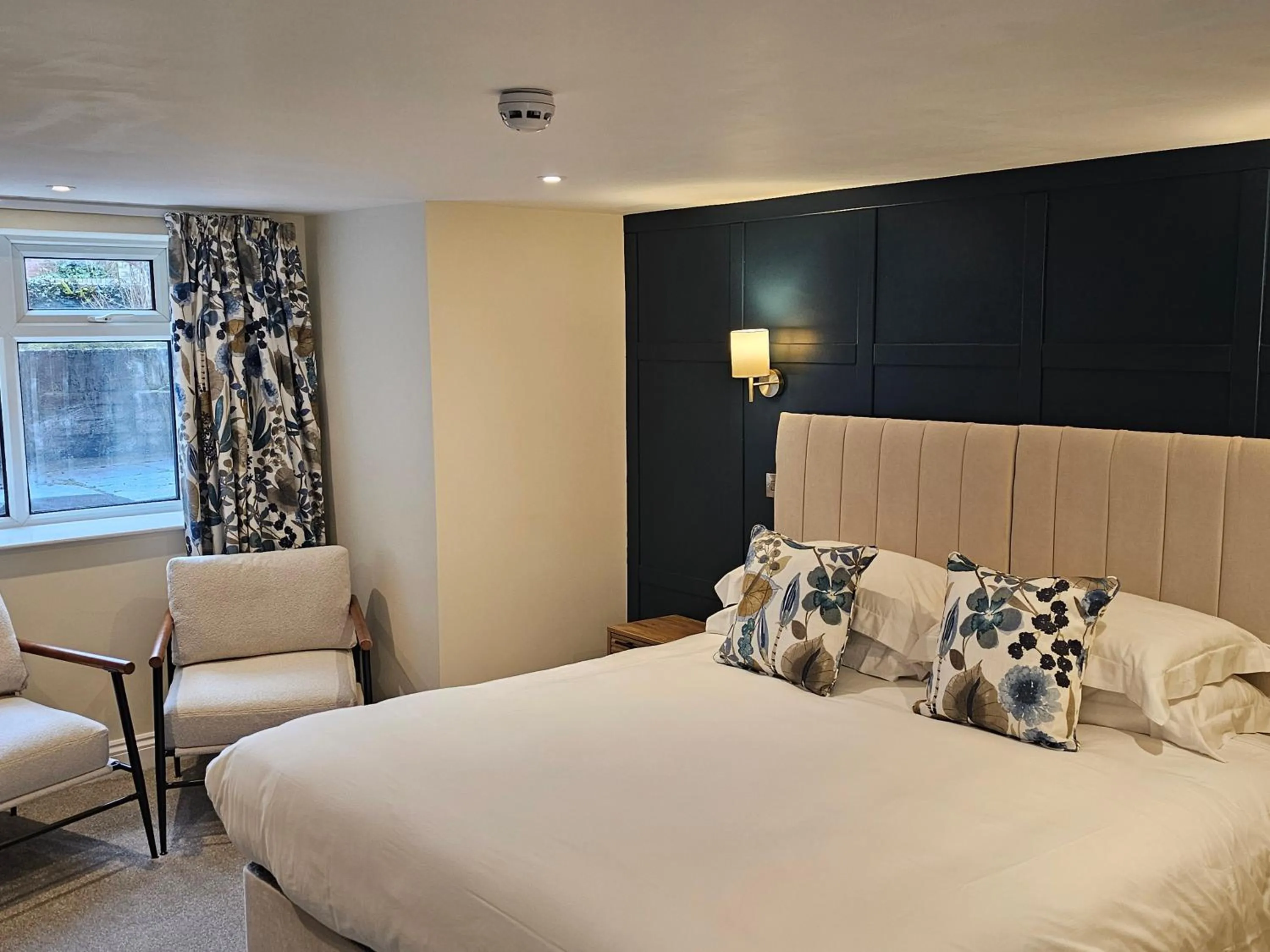 Photo of the whole room, Bed in St George's Guest House