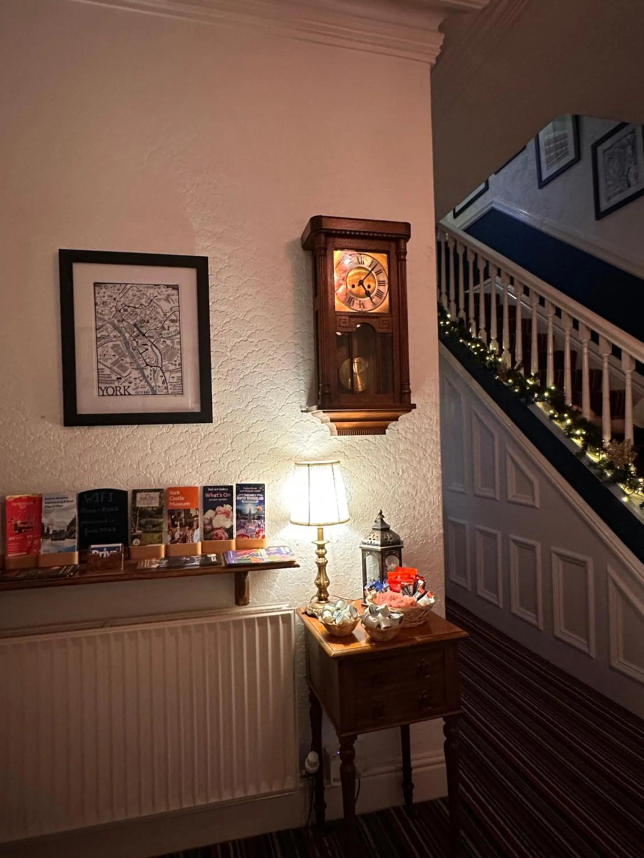 Lobby or reception in St George's Guest House