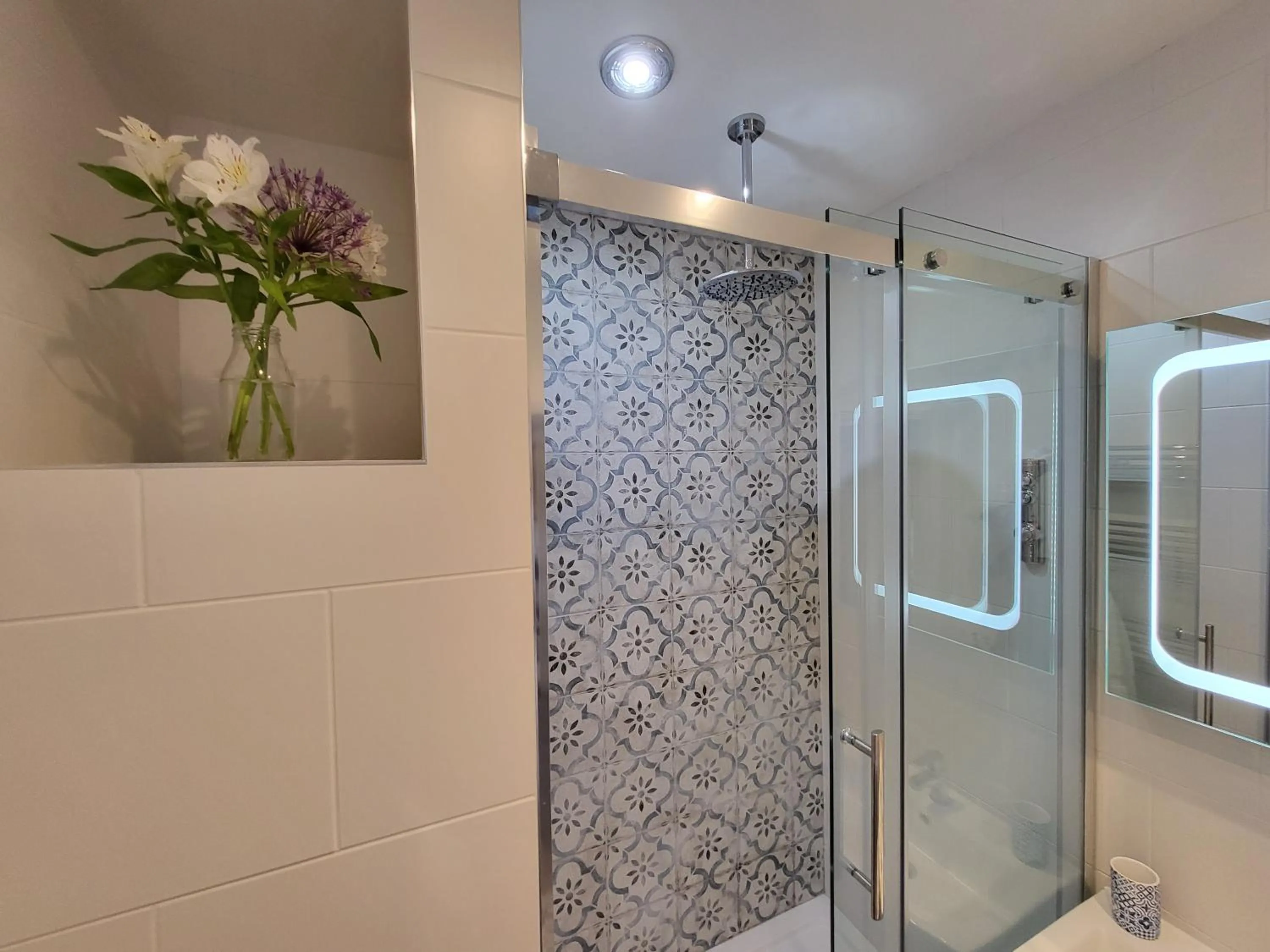 Shower in St George's Guest House