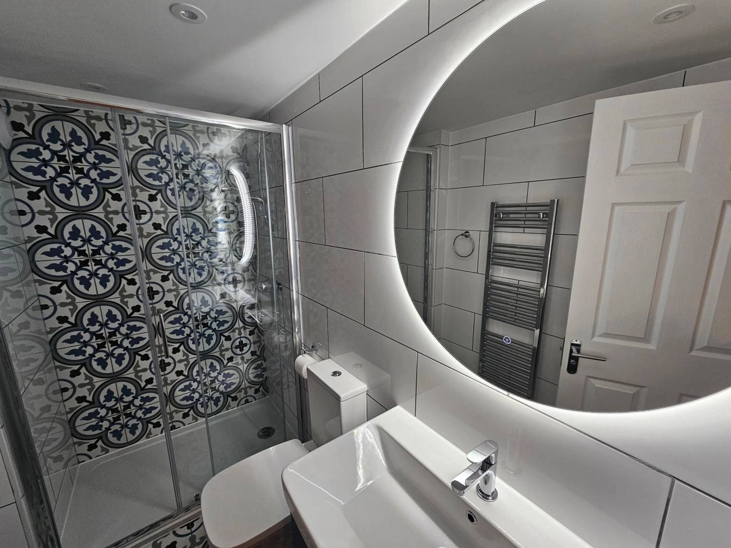 Shower in St George's Guest House