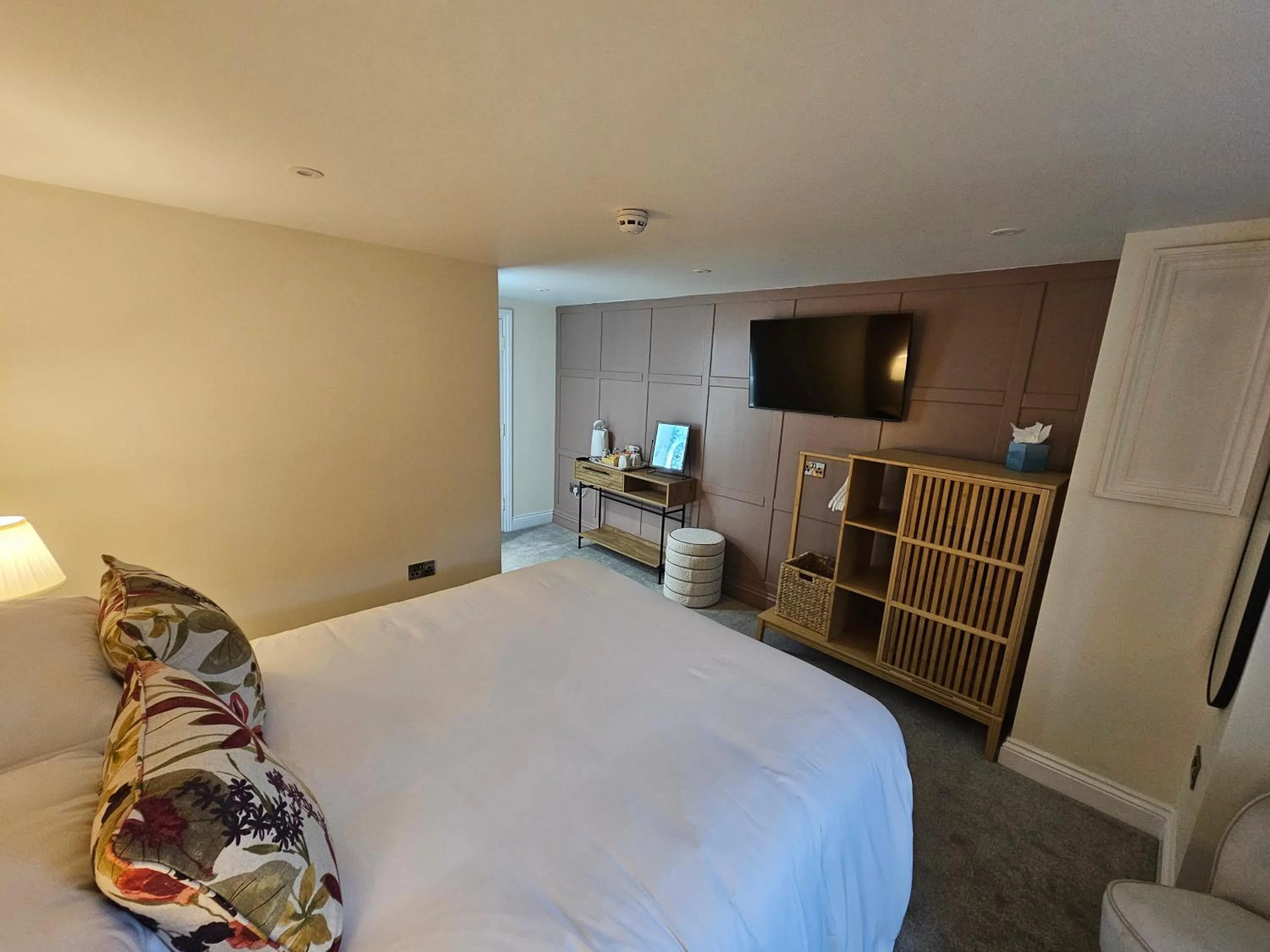 TV and multimedia, Bed in St George's Guest House