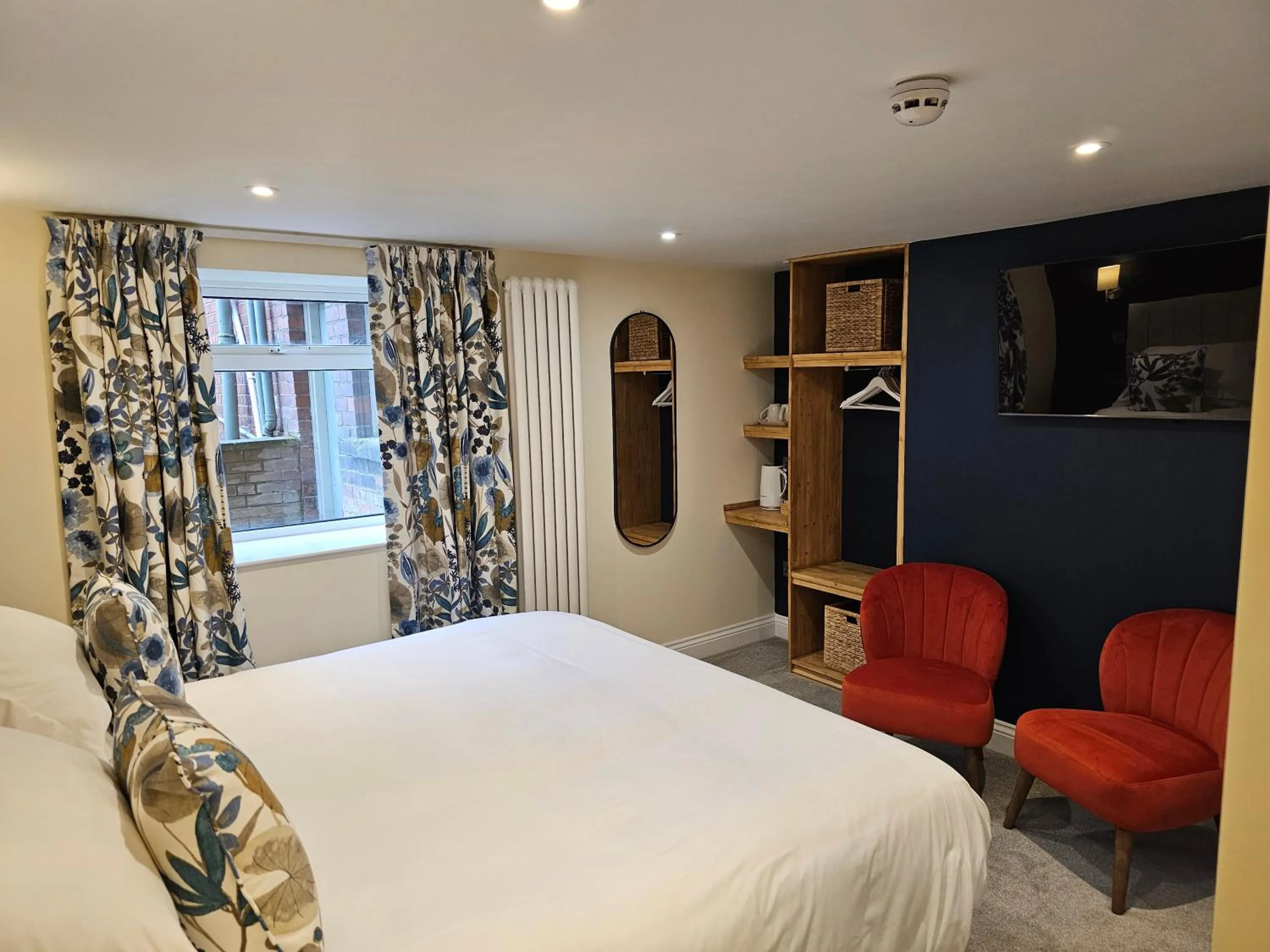 TV and multimedia, Bed in St George's Guest House