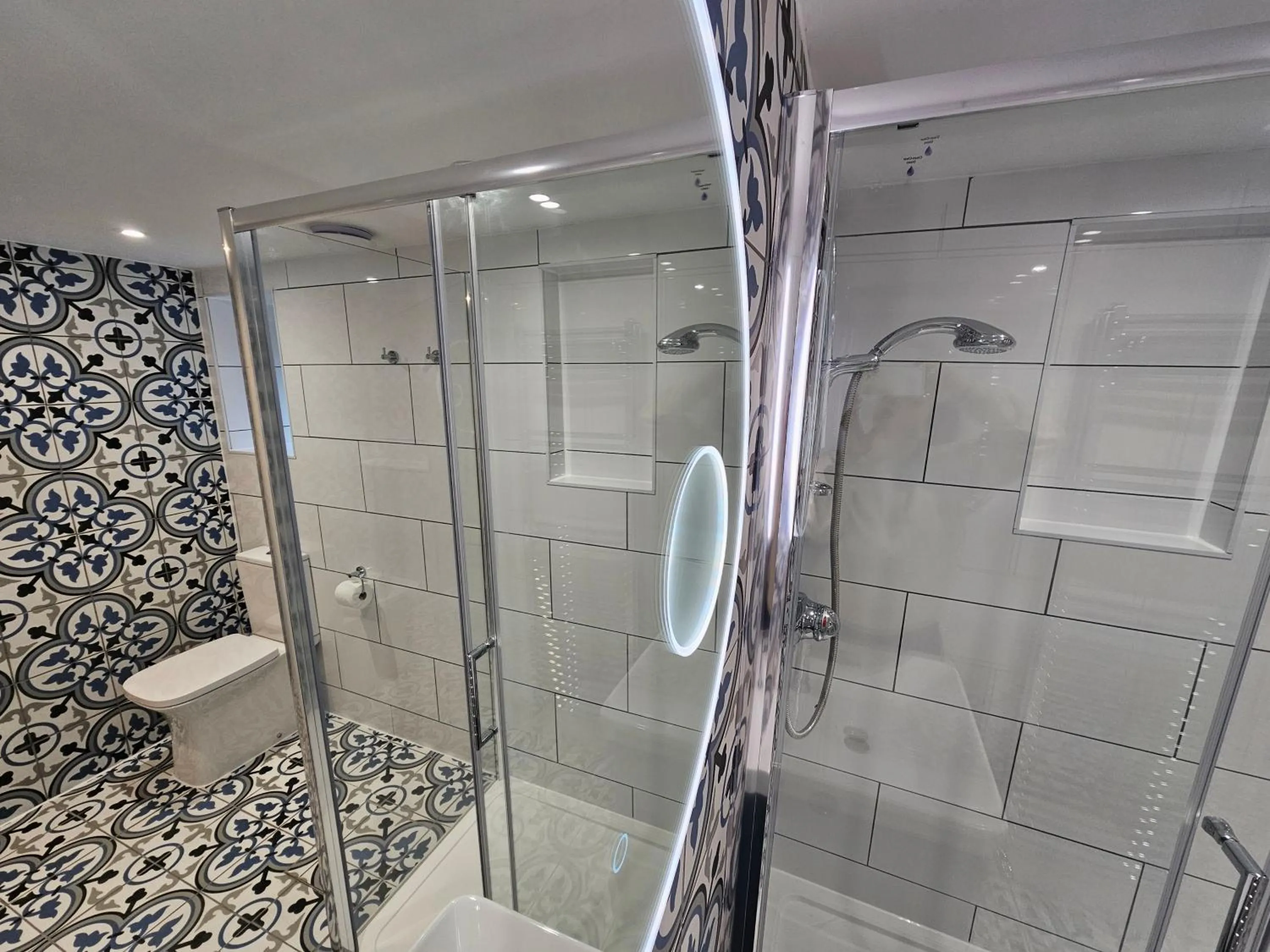 Shower in St George's Guest House