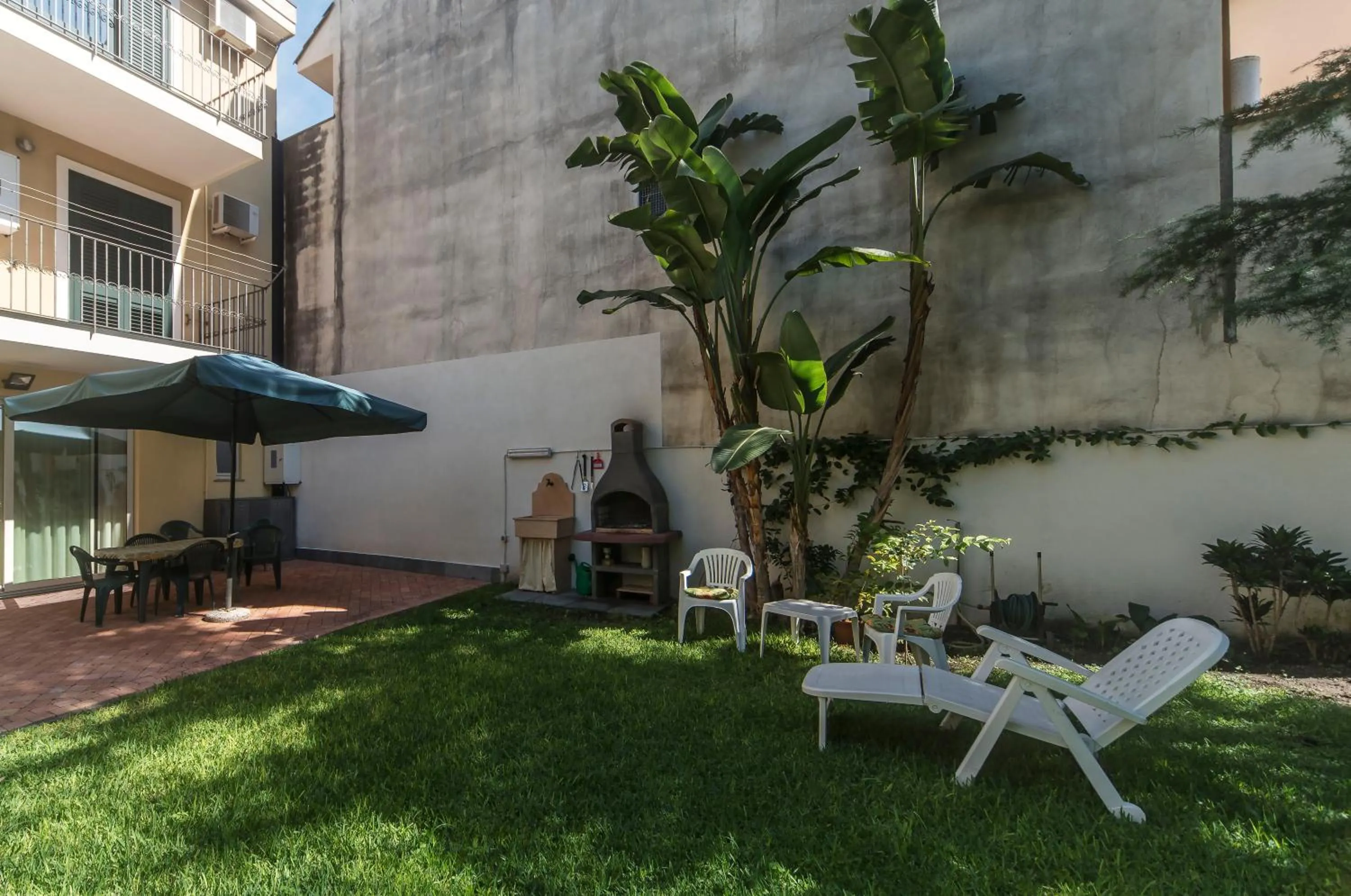 Garden view in Casa Vacanza AcquaMarina