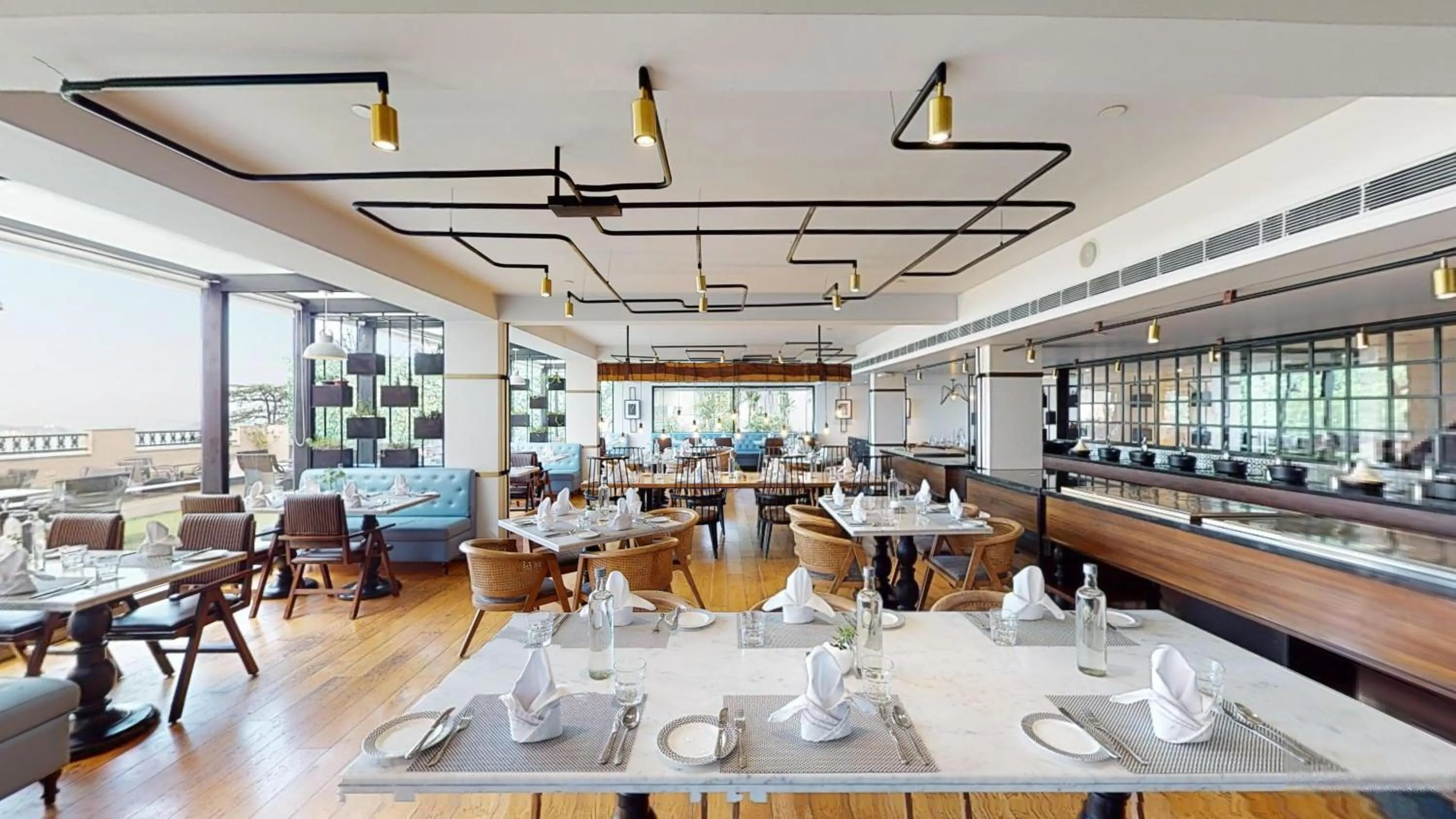 Restaurant/places to eat in Radisson Hotel Shimla