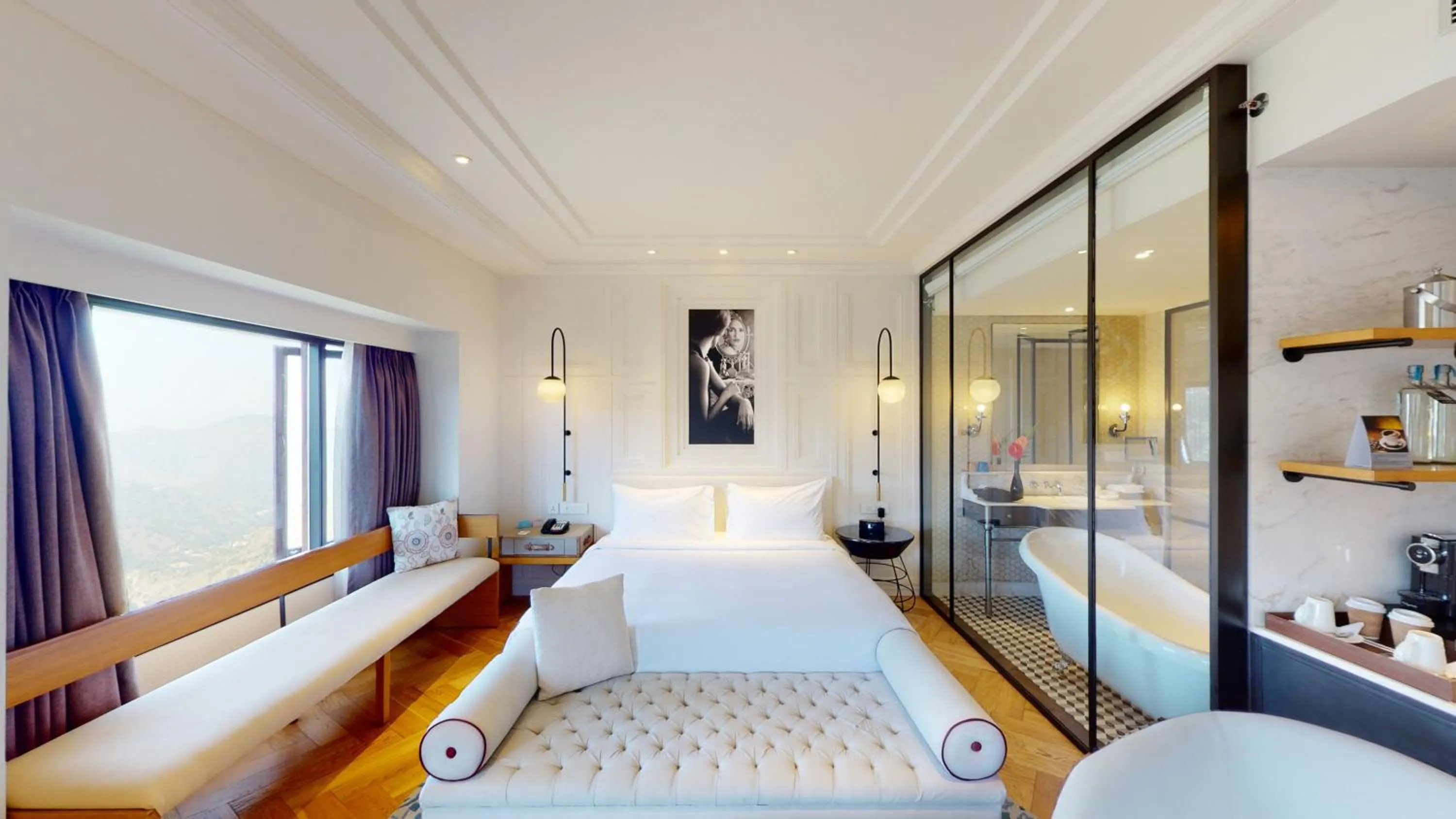 Hot Tub, Bed in Radisson Hotel Shimla