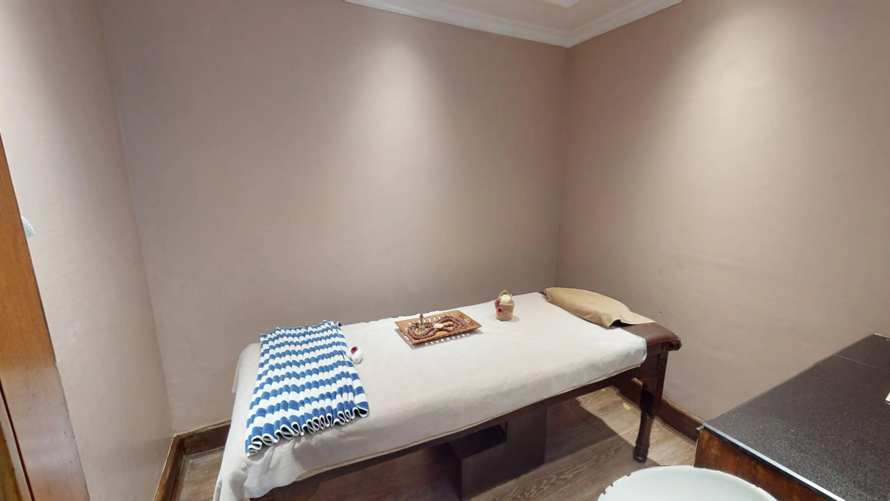 Spa and wellness centre/facilities, Bed in Radisson Hotel Shimla